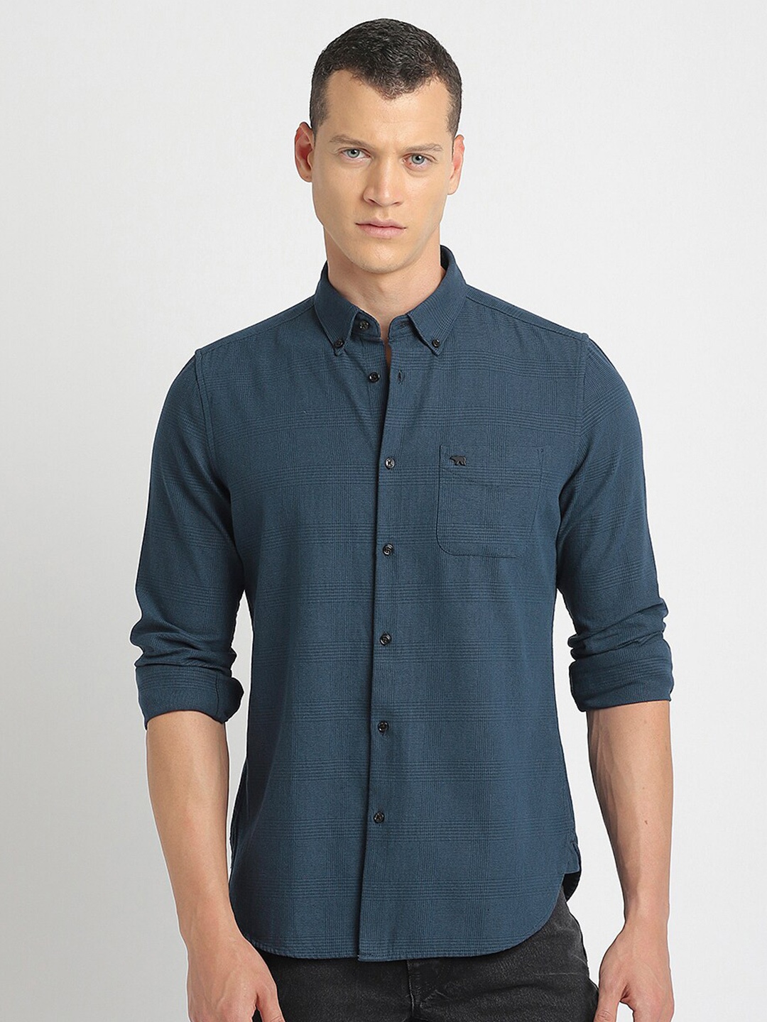 THE BEAR HOUSE Slim Fit Opaque Tartan Checked Button-Down Collar Pure Cotton Casual Shirt, Navy blue
THE BEAR HOUSE Slim Fit Opaque Tartan Checked Button-Down Collar Pure Cotton Casual Shirt, Navy blue