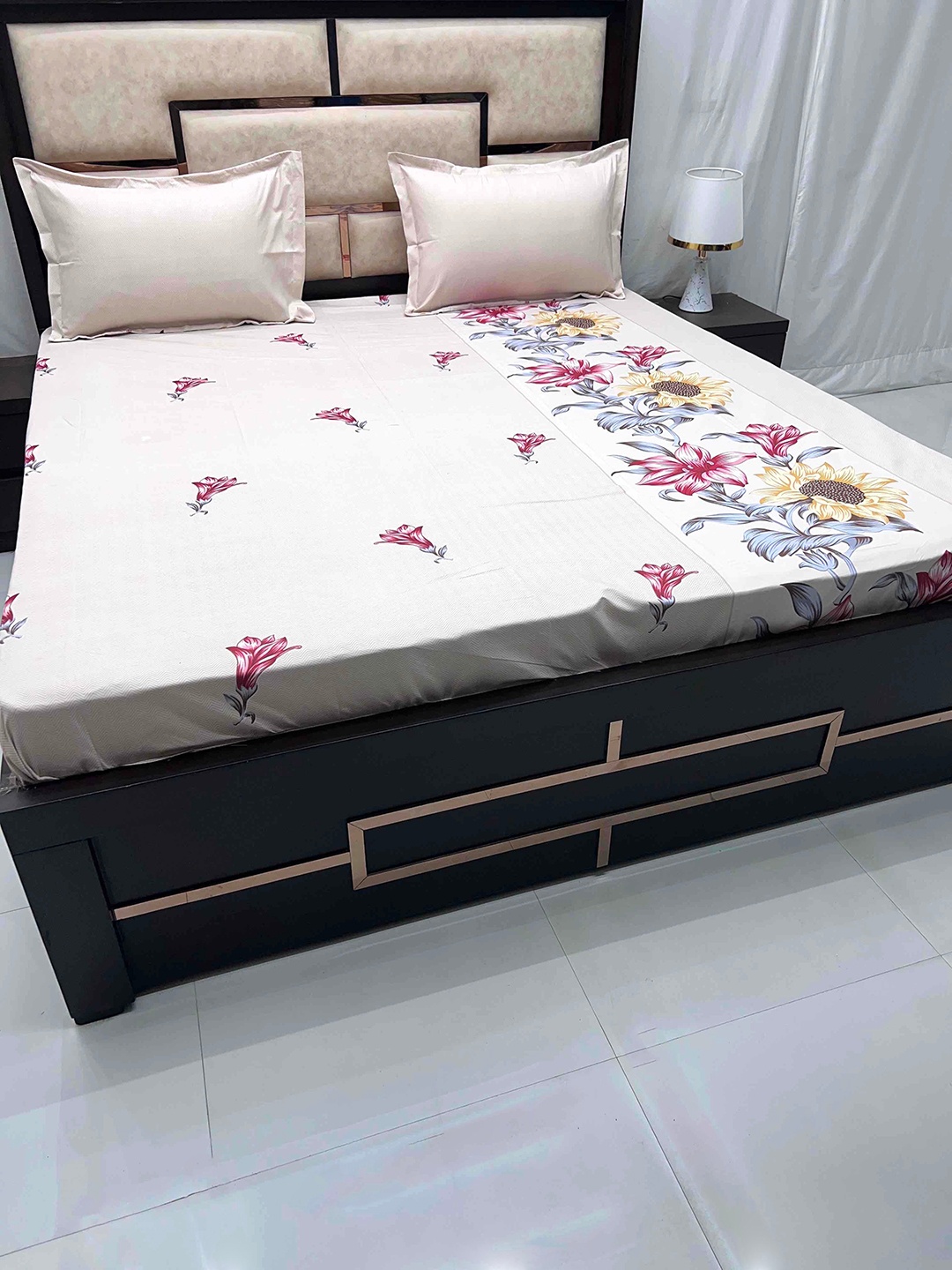 Pure Decor Leisure Fur Cream-Coloured Floral Cotton 250 TC King Bedsheet & 2 Pillow Covers
Pure Decor Leisure Fur Cream-Coloured Floral Cotton 250 TC King Bedsheet & 2 Pillow Covers