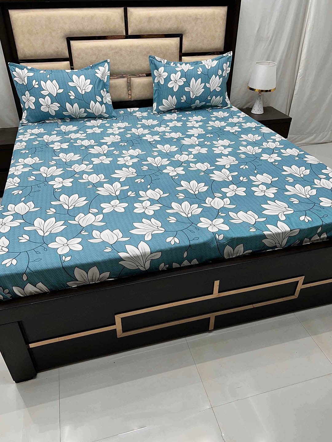 Pure Decor Leisure Fur Blue & White Printed 250 TC King Bedsheet with 2 Pillow Covers
Pure Decor Leisure Fur Blue & White Printed 250 TC King Bedsheet with 2 Pillow Covers