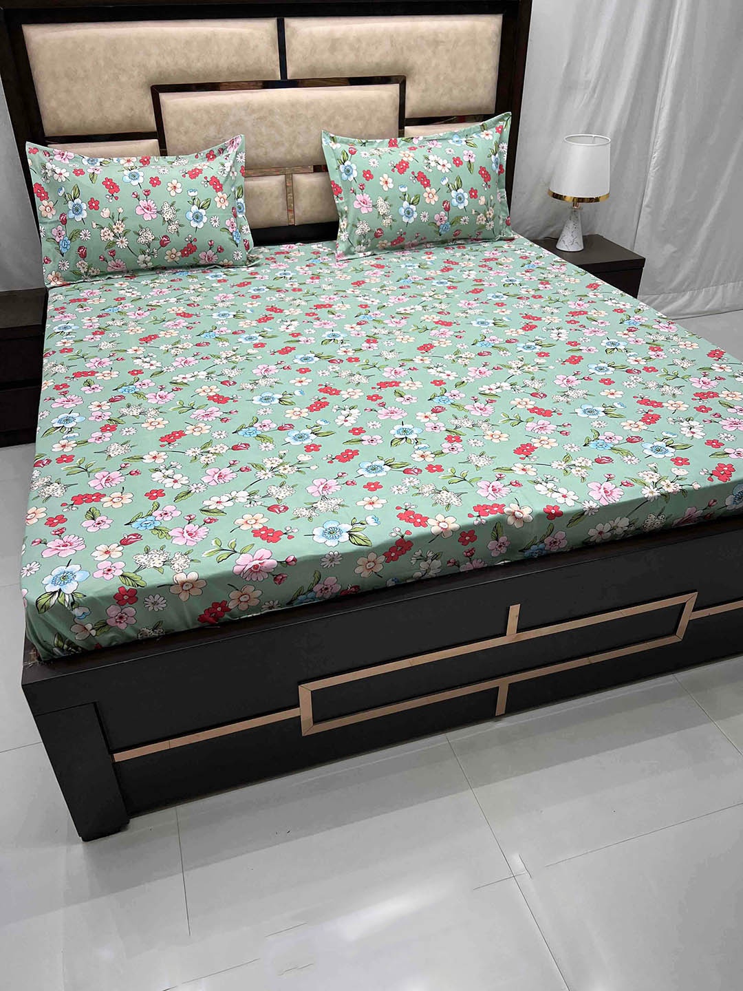 Pure Decor Leisure Fur Green & Pink Printed 250 TC King Bedsheet with 2 Pillow Covers
Pure Decor Leisure Fur Green & Pink Printed 250 TC King Bedsheet with 2 Pillow Covers