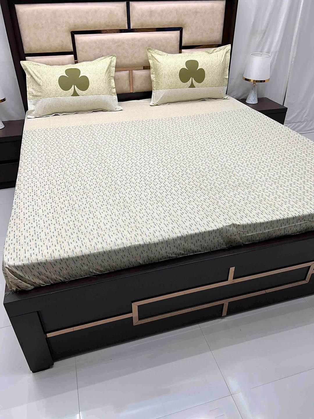 Pure Decor Lifestyle Cream & Blue Printed Cotton 350 TC King Bedsheet with 2 Pillow Covers
Pure Decor Lifestyle Cream & Blue Printed Cotton 350 TC King Bedsheet with 2 Pillow Covers
