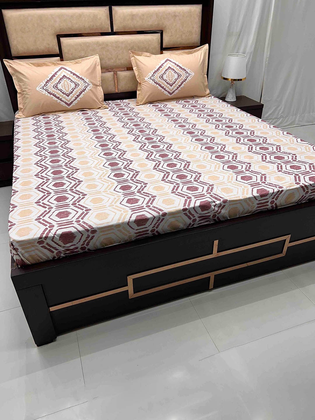 Pure Decor Lifestyle Peach Printed Cotton 350 TC King Bedsheet with 2 Pillow Covers, White
Pure Decor Lifestyle Peach Printed Cotton 350 TC King Bedsheet with 2 Pillow Covers, White