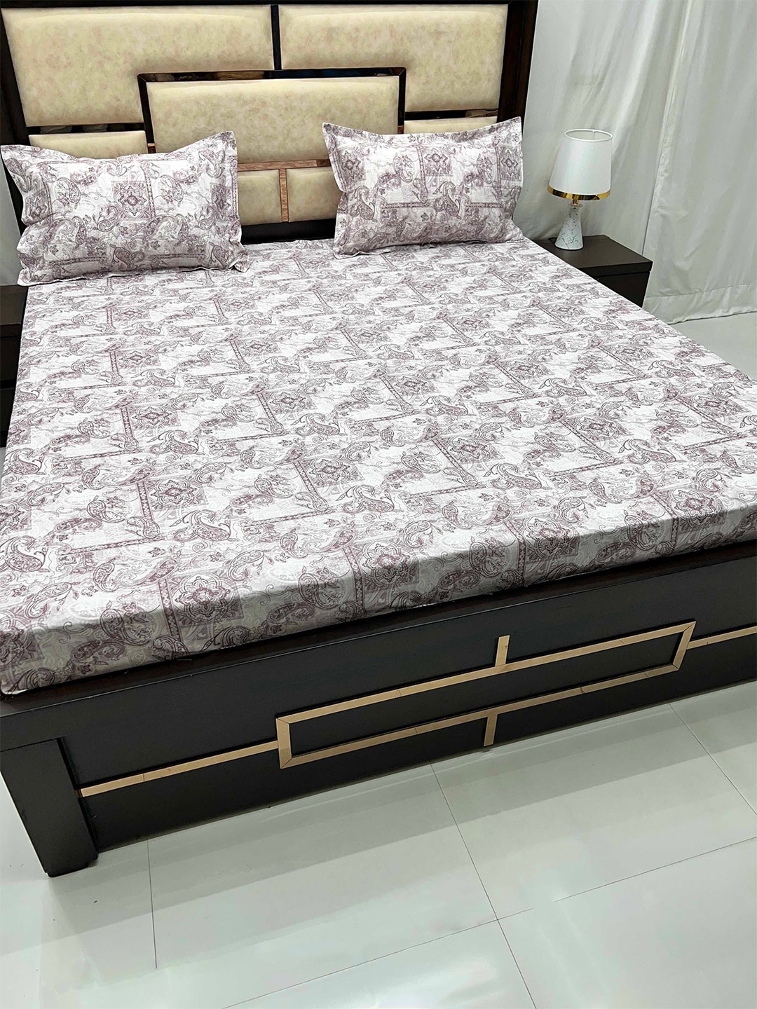 Pure Decor Purple & White Printed Pure Cotton 350 TC King Bedsheet With 2 Pillow Covers
Pure Decor Purple & White Printed Pure Cotton 350 TC King Bedsheet With 2 Pillow Covers