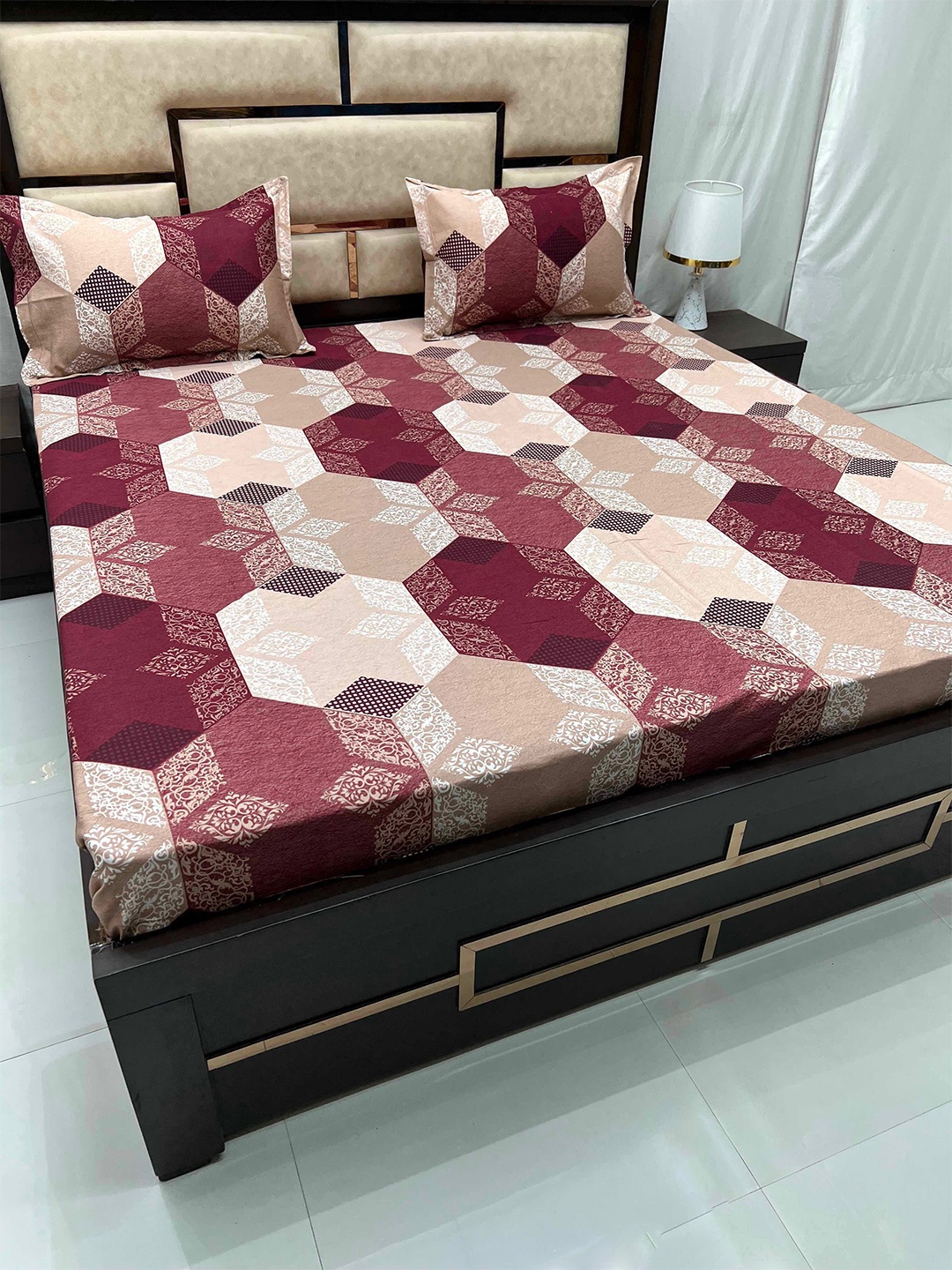 Pure Decor Velar Sib Purple & White Printed Cotton 350 TC King Bedsheet & 2 Pillow Covers
Pure Decor Velar Sib Purple & White Printed Cotton 350 TC King Bedsheet & 2 Pillow Covers