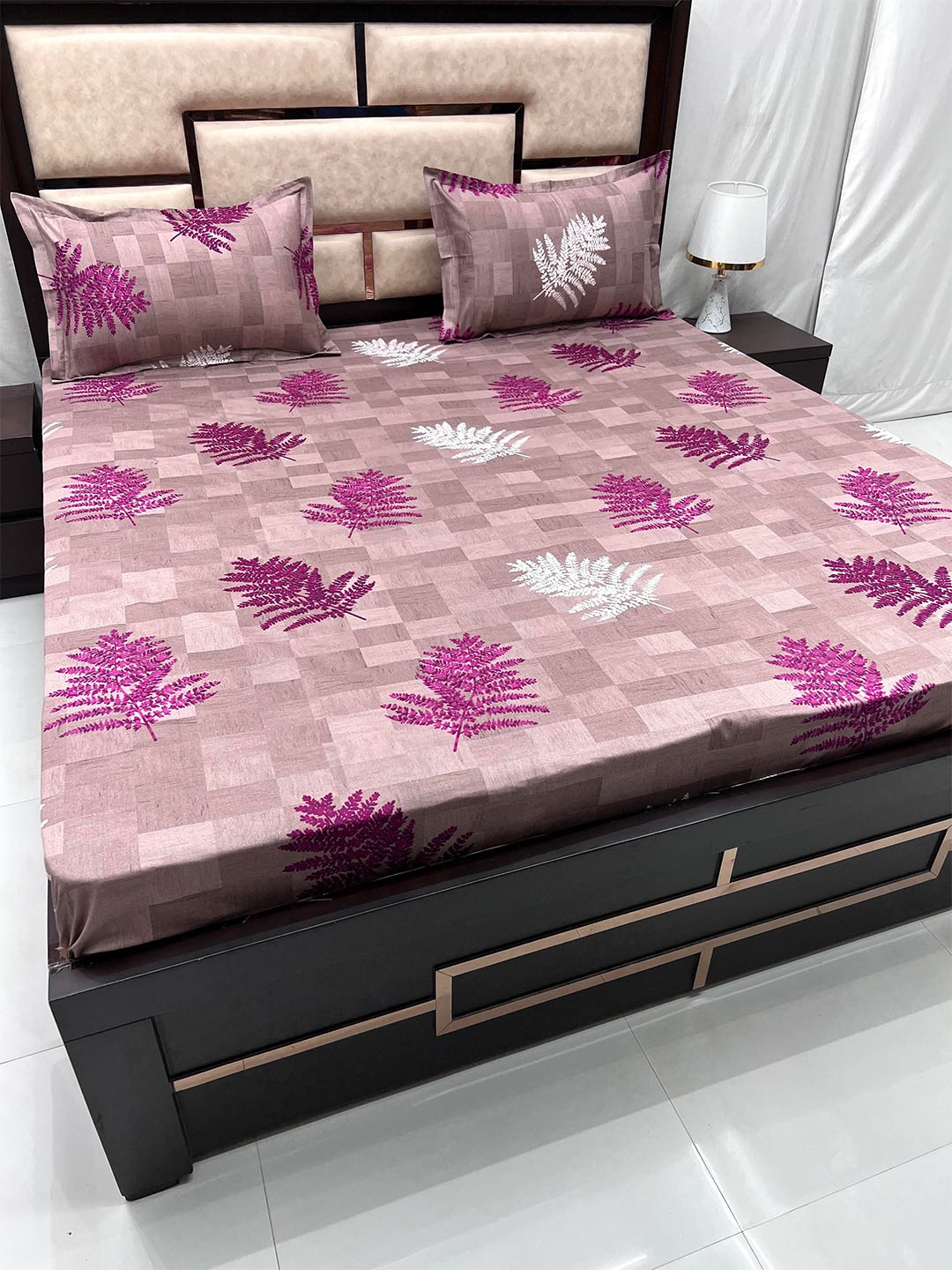 Pure Decor Velar Sib Pink & White Printed Cotton 350 TC King Bedsheet with 2 Pillow Covers
Pure Decor Velar Sib Pink & White Printed Cotton 350 TC King Bedsheet with 2 Pillow Covers