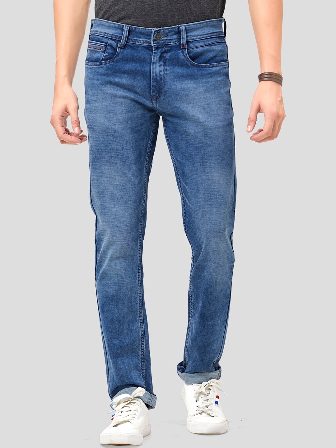 MOZZO Men Lean Mid Rise Clean Look Whiskers and Chevrons Light Fade Slim Fit Jeans, Blue
MOZZO Men Lean Mid Rise Clean Look Whiskers and Chevrons Light Fade Slim Fit Jeans, Blue