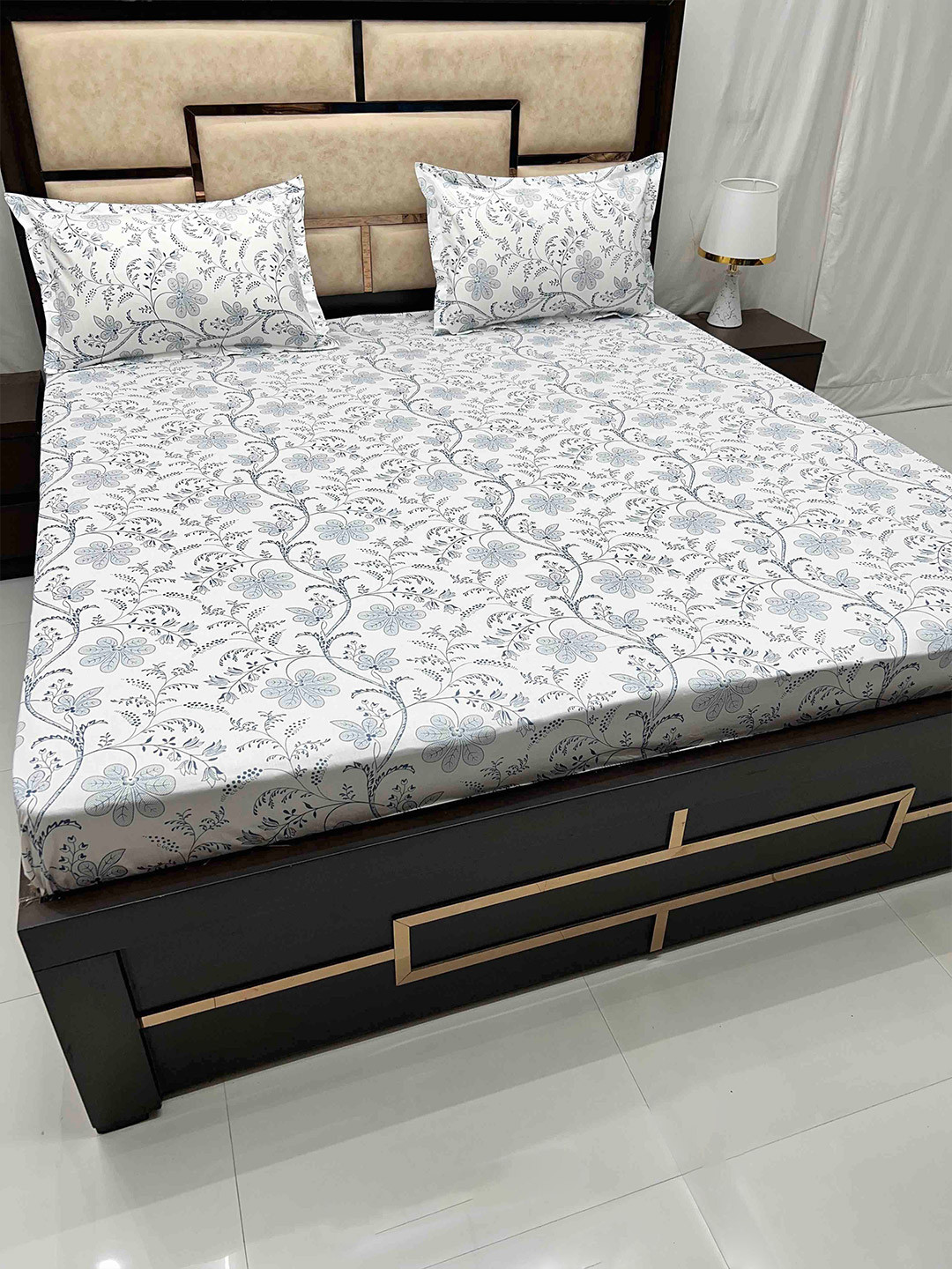 Pure Decor Blue & White Printed Pure Cotton 350 TC King Bedsheet With 2 Pillow Covers
Pure Decor Blue & White Printed Pure Cotton 350 TC King Bedsheet With 2 Pillow Covers