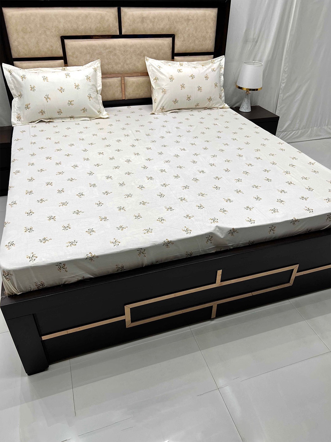 Pure Decor Cream & Brown Printed Pure Cotton 350 TC King Bedsheet With 2 Pillow Covers
Pure Decor Cream & Brown Printed Pure Cotton 350 TC King Bedsheet With 2 Pillow Covers