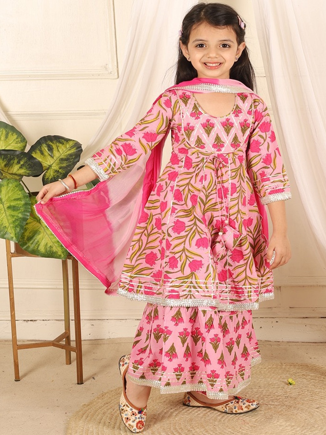 Ka-mee Girls Pink Floral Printed Empire Gotta Patti Pure Cotton Kurta with Sharara
Ka-mee Girls Pink Floral Printed Empire Gotta Patti Pure Cotton Kurta with Sharara
