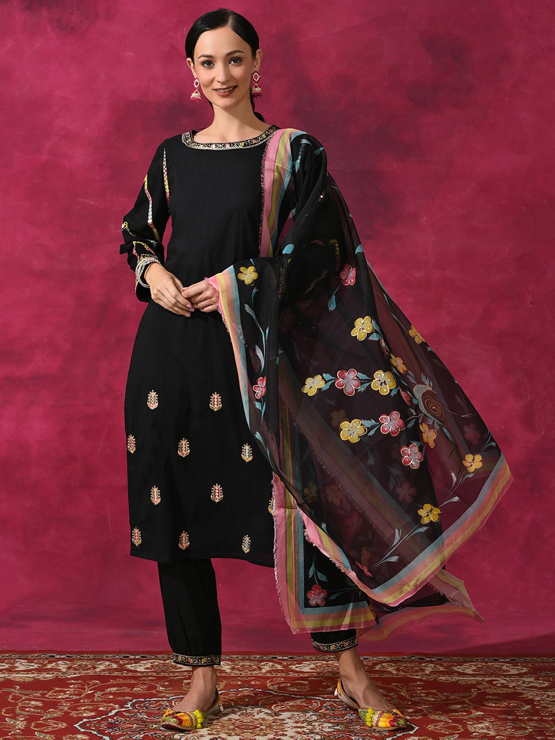 AKS Couture Ethnic Motifs Embroidered Mirror Work Kurta with Trousers & Dupatta, Black
AKS Couture Ethnic Motifs Embroidered Mirror Work Kurta with Trousers & Dupatta, Black