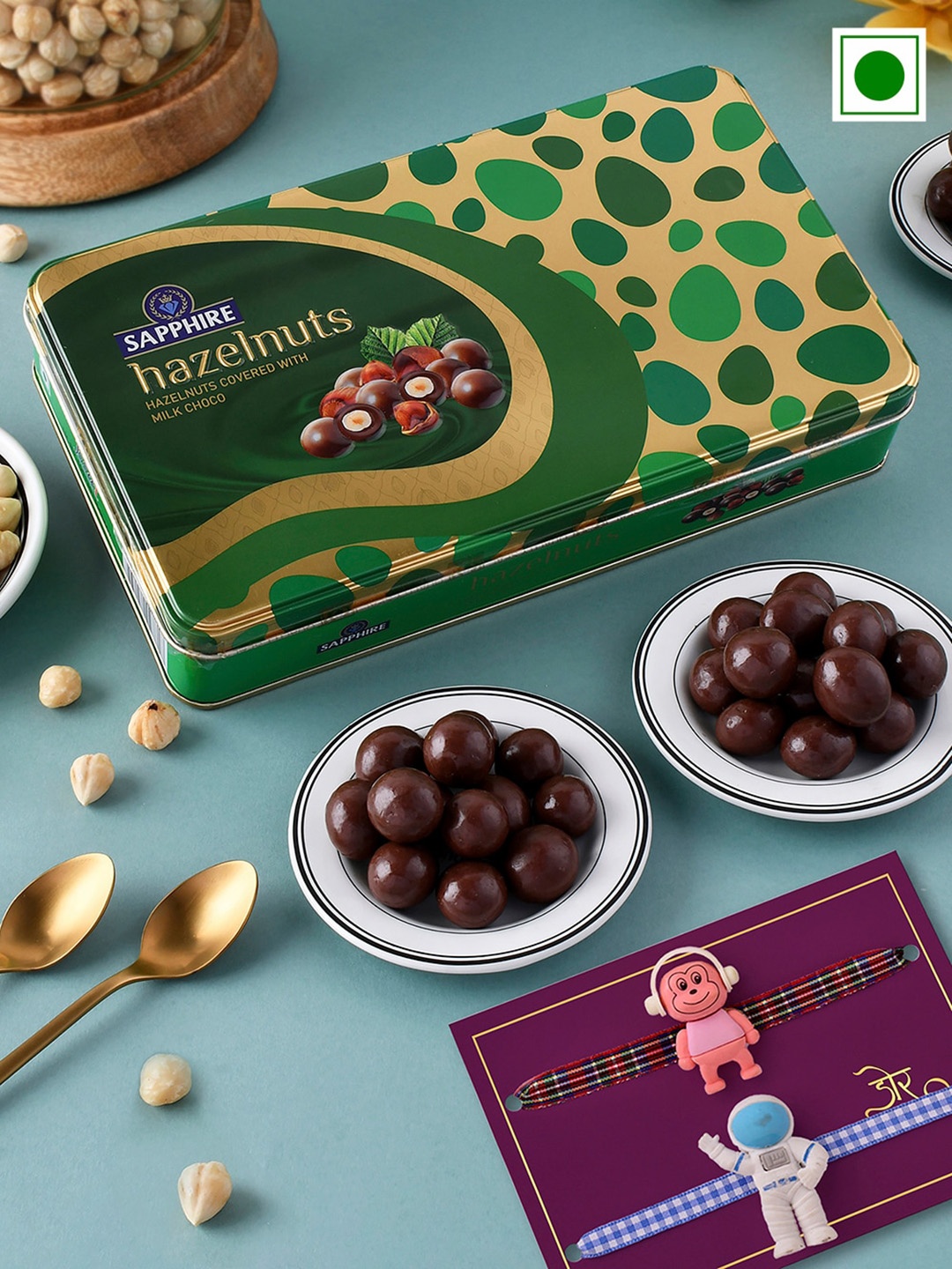 Hyperfoods Kids Set Of 2 Toy Rakhis With Sapphire HazelNut Chocolate Gift Set 175 g, Blue
Hyperfoods Kids Set Of 2 Toy Rakhis With Sapphire HazelNut Chocolate Gift Set 175 g, Blue