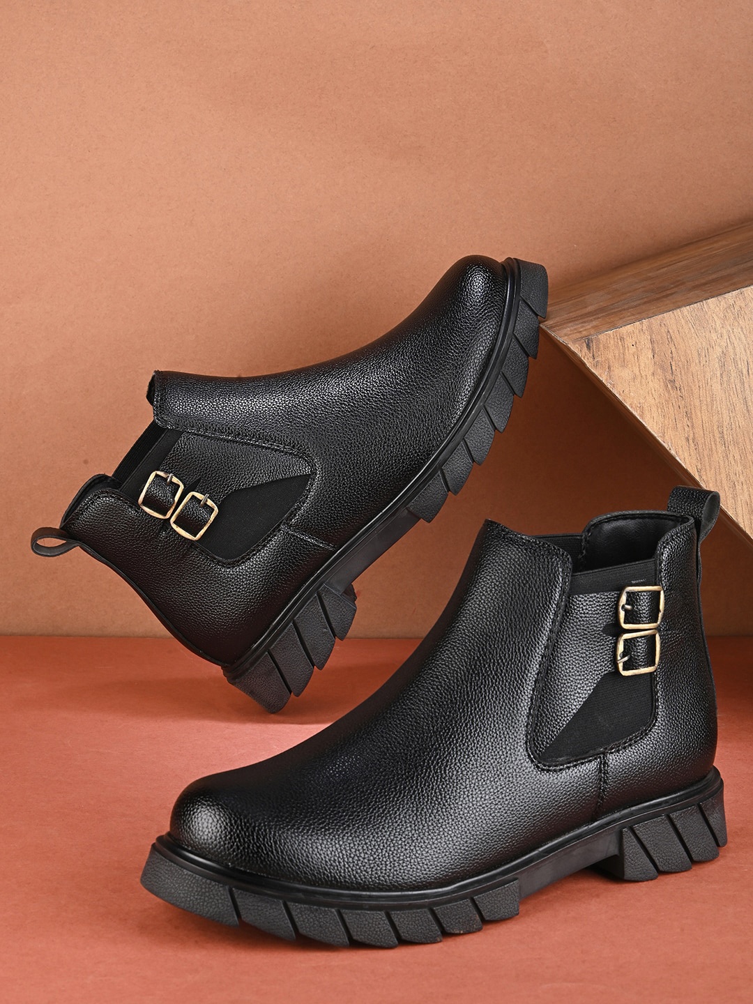 Roadster Men Black Mid Top Textured Platform -Heel Chelsea Boots With Buckle Detail, Brown
Roadster Men Black Mid Top Textured Platform -Heel Chelsea Boots With Buckle Detail, Brown