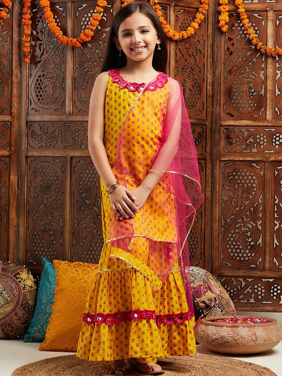 pspeaches Girls Ethnic Motifs Printed Regular Mirror Work Kurta With Sharara & Dupatta, Yellow
pspeaches Girls Ethnic Motifs Printed Regular Mirror Work Kurta With Sharara & Dupatta, Yellow