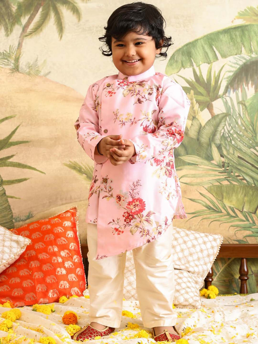 VASTRAMAY Boys Floral Printed Mandarin Collar Angrakha Kurta with Pyjamas, Pink
VASTRAMAY Boys Floral Printed Mandarin Collar Angrakha Kurta with Pyjamas, Pink