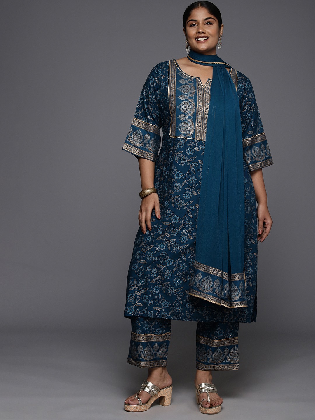 EXTRA LOVE BY LIBAS Women Blue Floral Printed Regular Gotta Patti Kurta with Trousers & With Dupatta
EXTRA LOVE BY LIBAS Women Blue Floral Printed Regular Gotta Patti Kurta with Trousers & With Dupatta