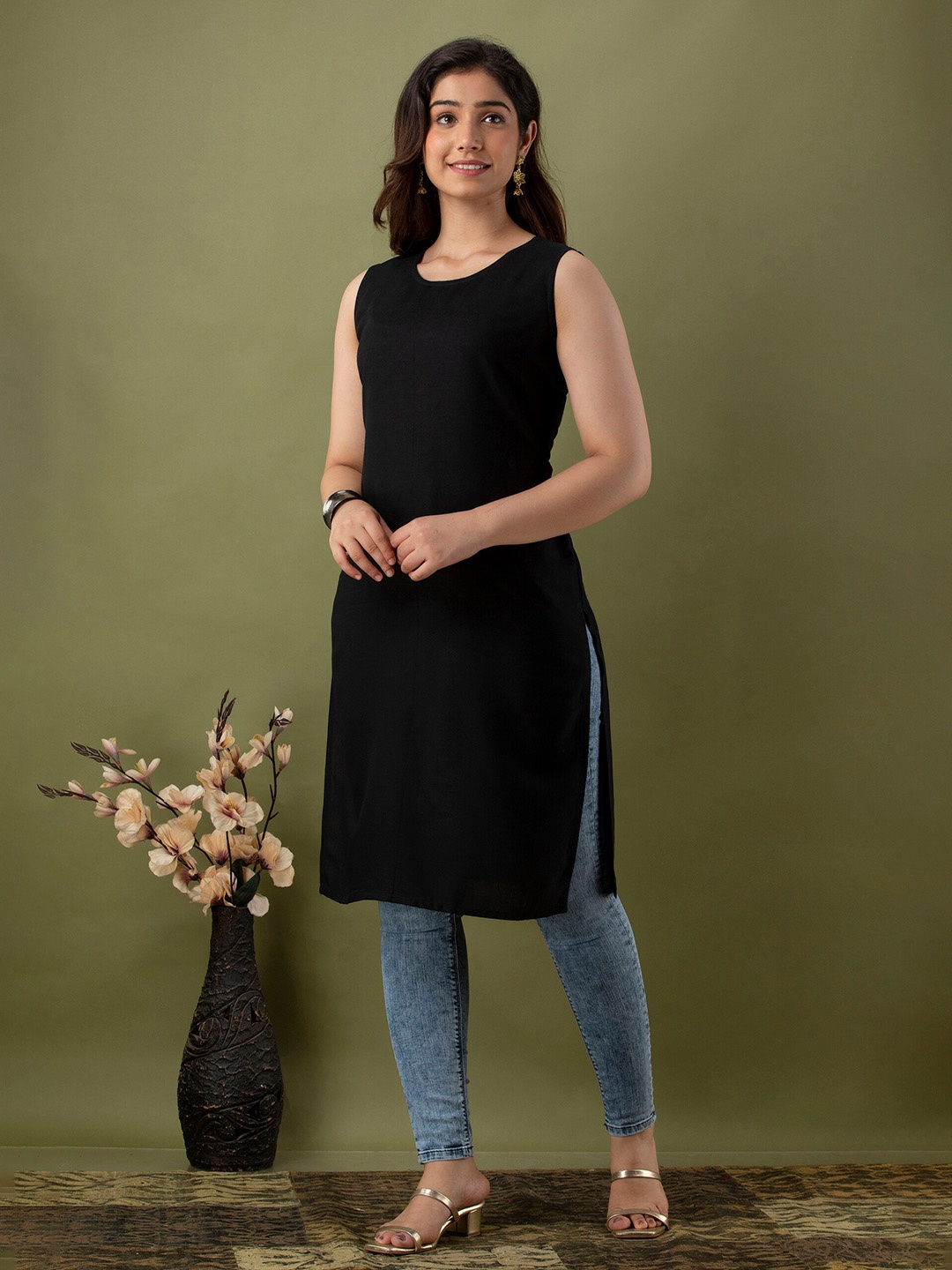 Mialo fashion Round Neck Straight Sleeveless Kurta, Black