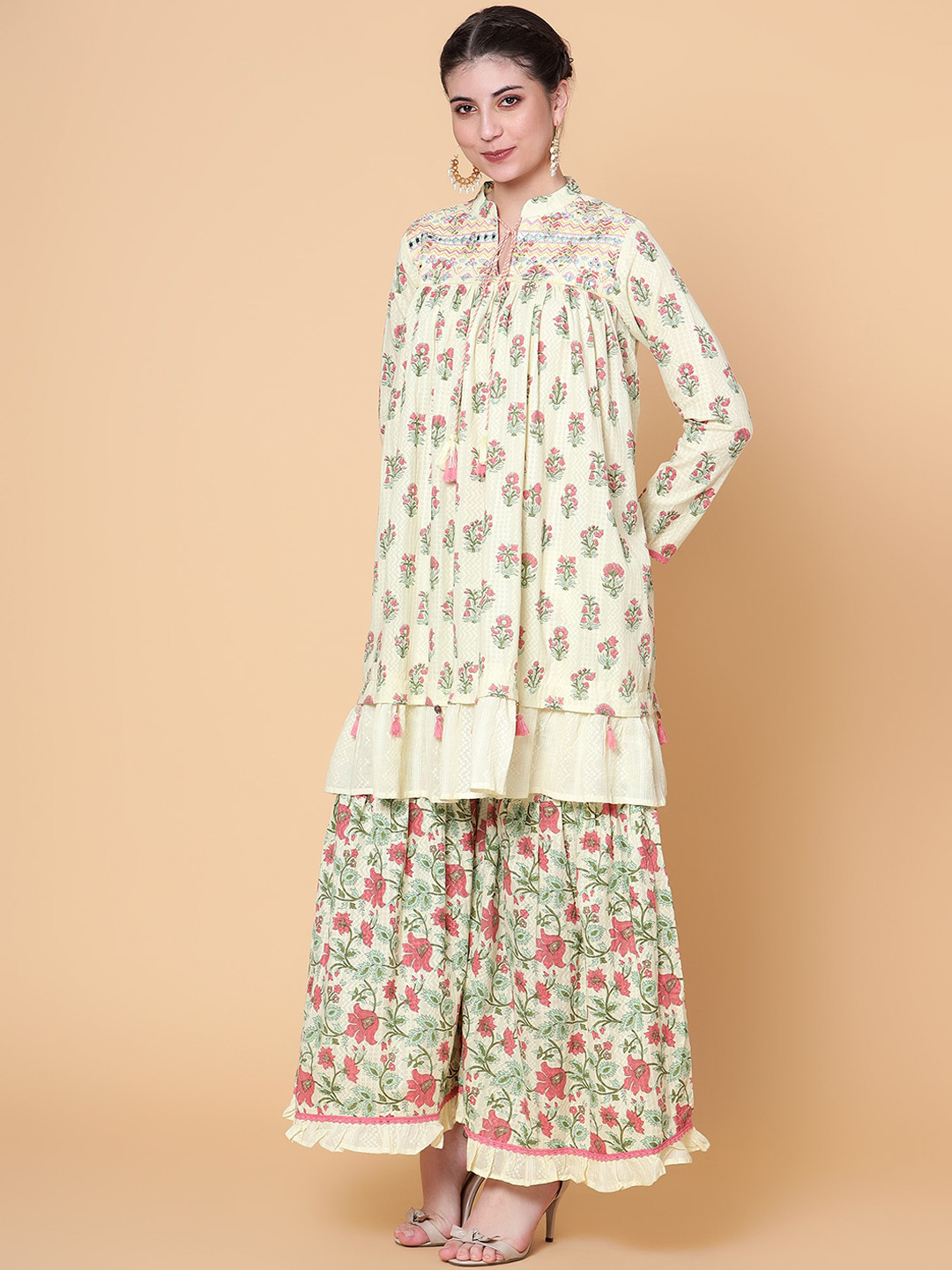 Bani Women Floral Printed Regular Thread Work Pure Cotton Kurta With Sharara & Dupatta, Yellow
Bani Women Floral Printed Regular Thread Work Pure Cotton Kurta With Sharara & Dupatta, Yellow