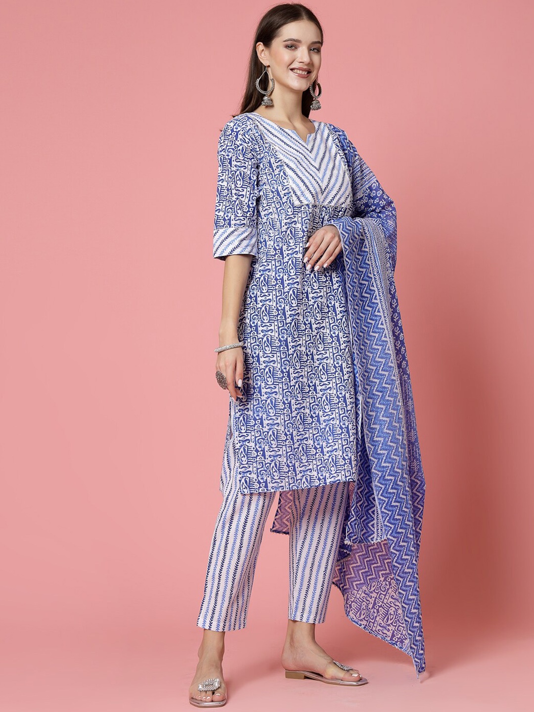 Molly & Michel Paisley Printed Regular Pure Cotton Kurta with Trousers & Dupatta, Blue
Molly & Michel Paisley Printed Regular Pure Cotton Kurta with Trousers & Dupatta, Blue