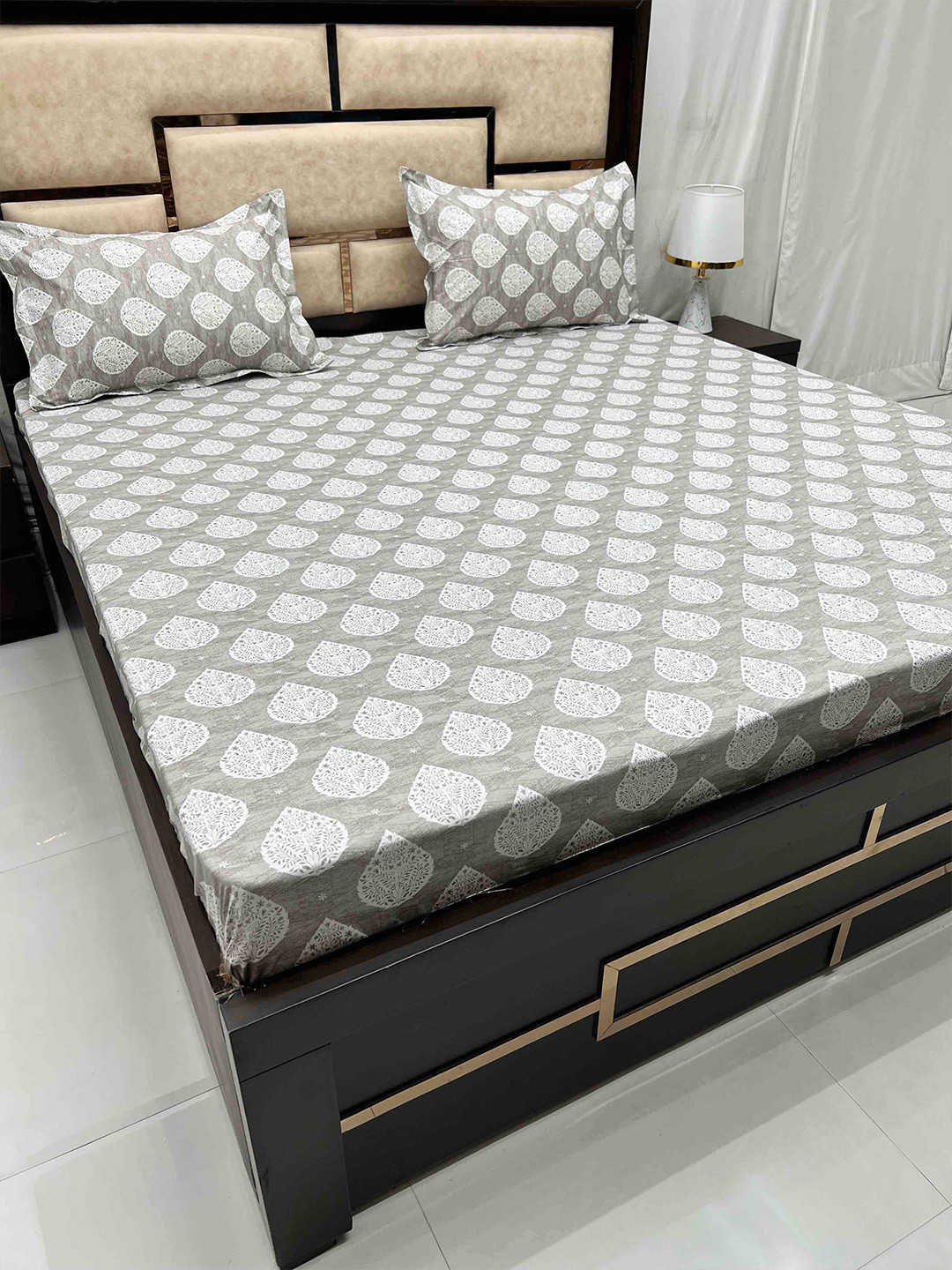 Pure Decor Villa Grey Ethnic Motifs Cotton 330 TC King Bedsheet & 2 Pillow Covers
Pure Decor Villa Grey Ethnic Motifs Cotton 330 TC King Bedsheet & 2 Pillow Covers