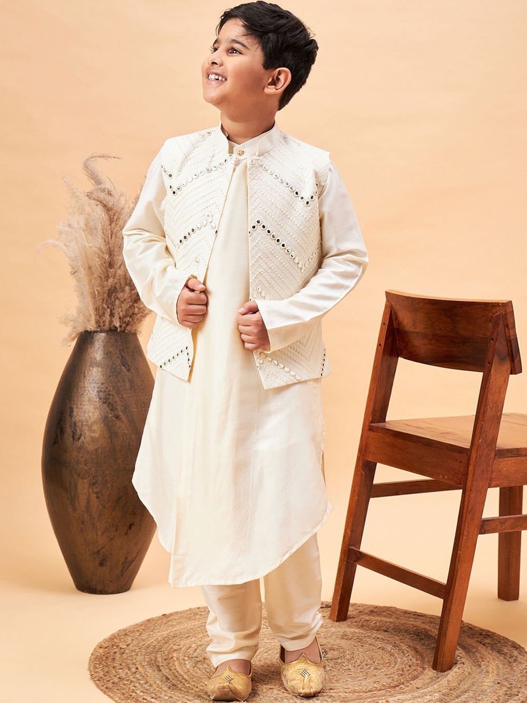 VASTRAMAY Boys Mandarin Collar Straight Kurta With Pyjamas & Nehru Jacket With Dupatta, Cream
VASTRAMAY Boys Mandarin Collar Straight Kurta With Pyjamas & Nehru Jacket With Dupatta, Cream