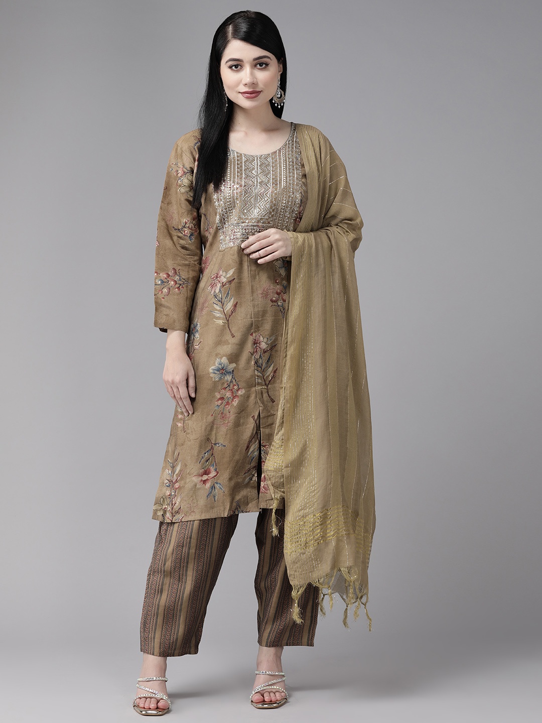 Aarika Floral Printed Regular Sequinned Pure Cotton Kurta with Trousers & Dupatta, Brown
Aarika Floral Printed Regular Sequinned Pure Cotton Kurta with Trousers & Dupatta, Brown