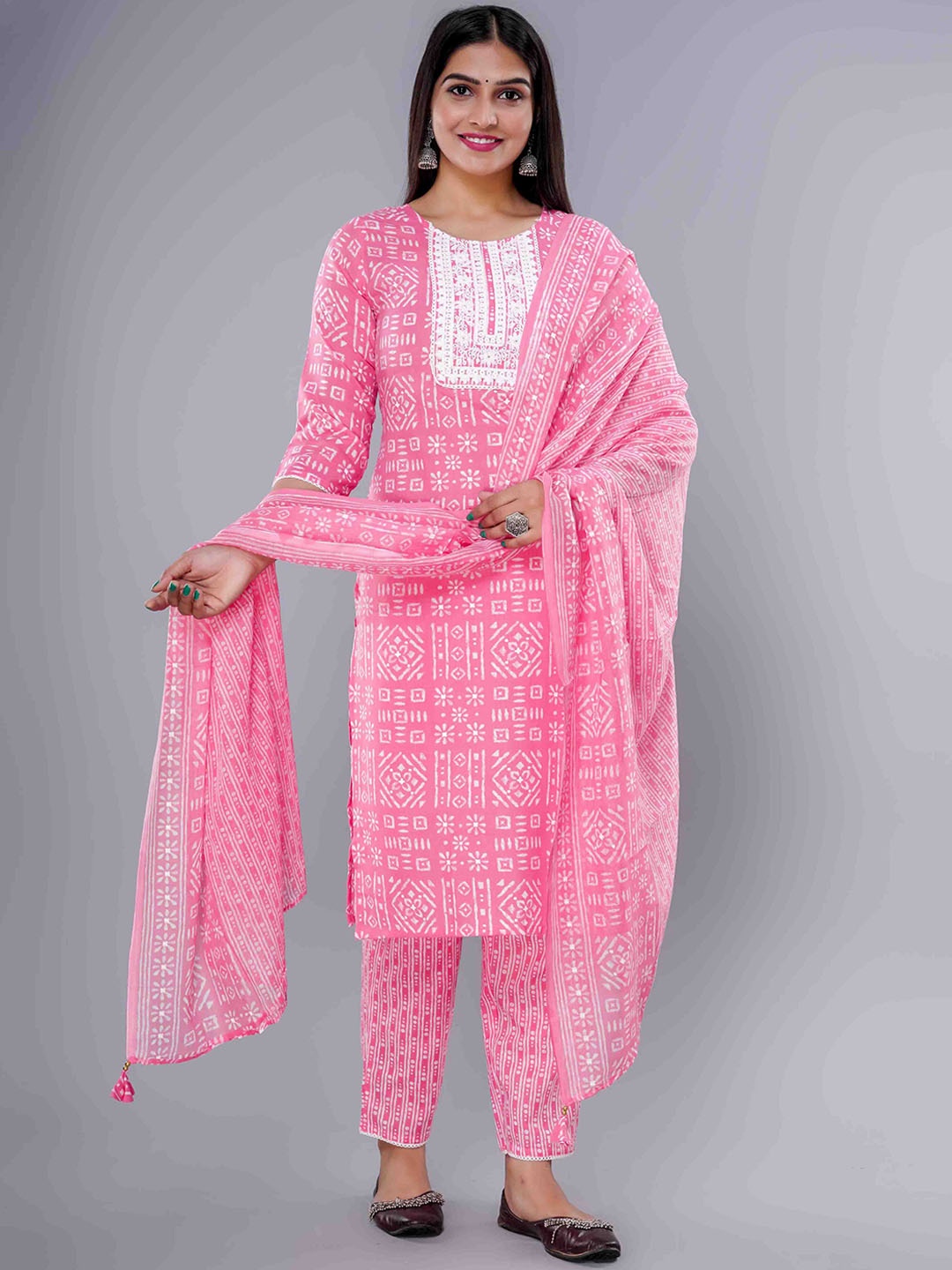 IkDaiya Ethnic Motifs Printed Thread Work Pure Cotton Kurta with Trousers & Dupatta, Pink
IkDaiya Ethnic Motifs Printed Thread Work Pure Cotton Kurta with Trousers & Dupatta, Pink