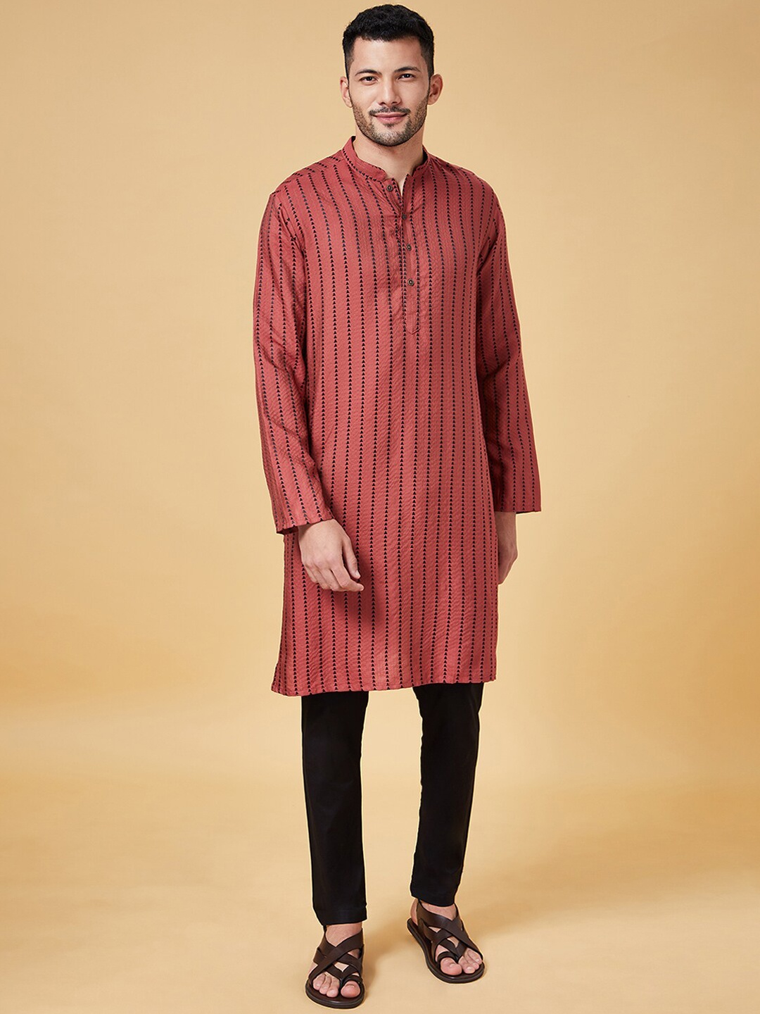 indus route by Pantaloons Striped Woven Design Mandarin Collar Straight Kurta, Coral
indus route by Pantaloons Striped Woven Design Mandarin Collar Straight Kurta, Coral
