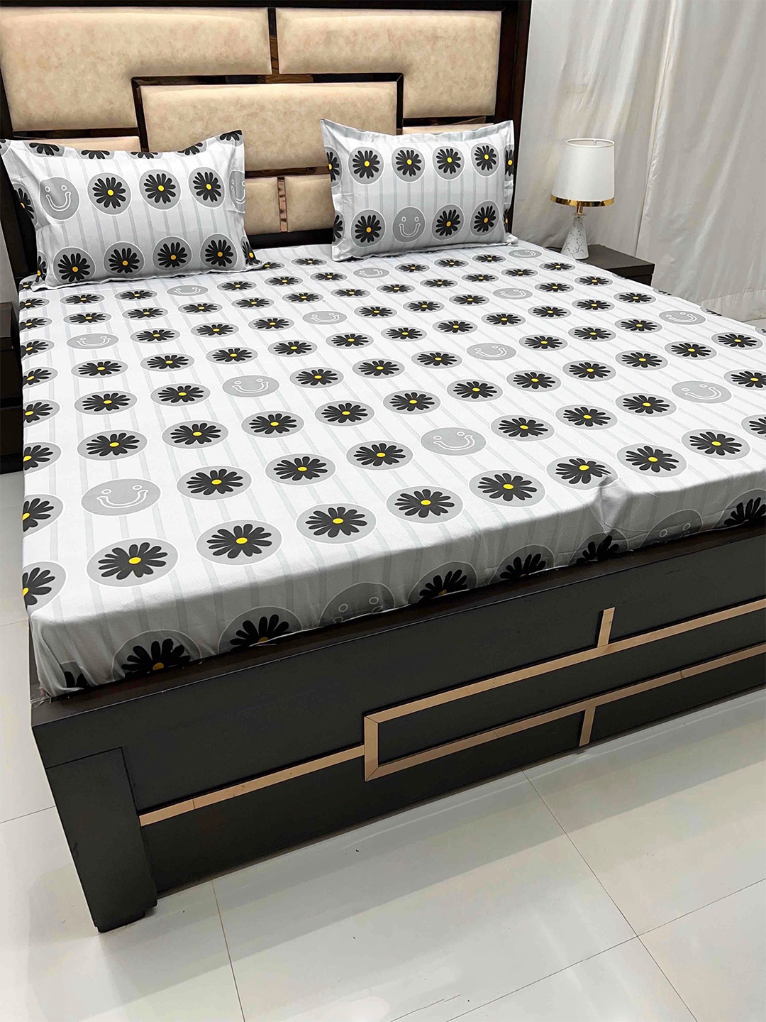 Pure Decor Leisure Fur Grey & White Floral 230 TC King Bedsheet With 2 Pillow Covers
Pure Decor Leisure Fur Grey & White Floral 230 TC King Bedsheet With 2 Pillow Covers