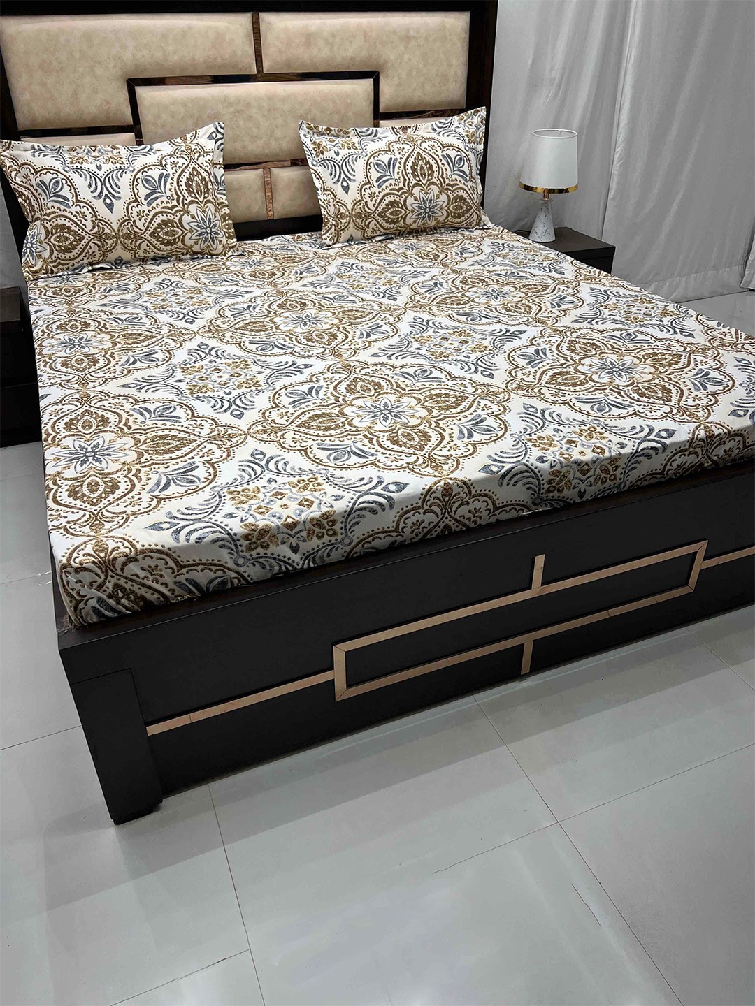 Pure Decor Leisure Fur White & Brown Ethnic Motifs 230 TC King Bedsheet & 2 Pillow Covers
Pure Decor Leisure Fur White & Brown Ethnic Motifs 230 TC King Bedsheet & 2 Pillow Covers