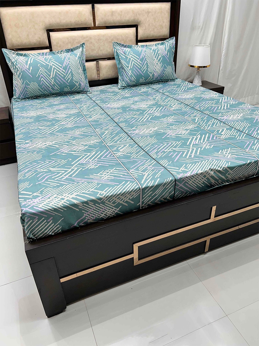Pure Decor Leisure Fur Green Abstract PolyCotton 230 TC King Bedsheet & 2 Pillow Covers
Pure Decor Leisure Fur Green Abstract PolyCotton 230 TC King Bedsheet & 2 Pillow Covers