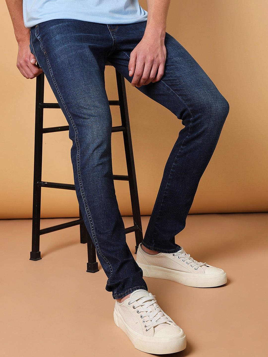 Wrangler Men Vegas Skinny Fit Low-Rise Clean Look Light Fade Stretchable Jeans, Blue
Wrangler Men Vegas Skinny Fit Low-Rise Clean Look Light Fade Stretchable Jeans, Blue