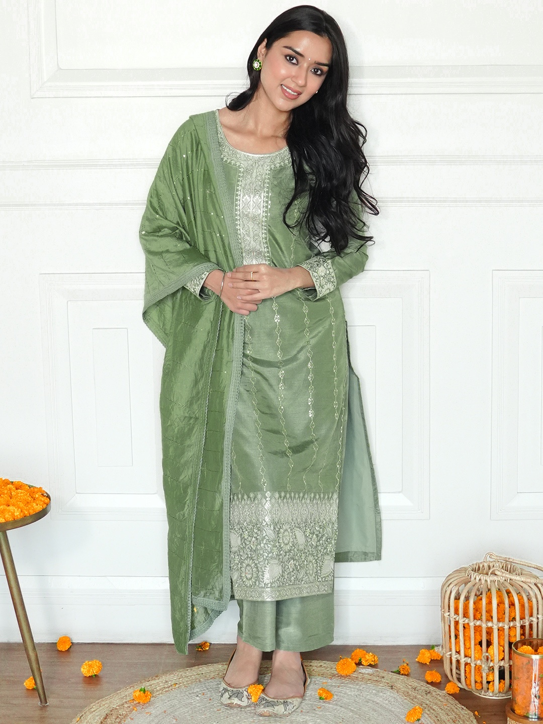 Libas Ethnic Motifs Embroidered Regular Sequinned Pure Silk Kurta With Trousers & Dupatta, Green
Libas Ethnic Motifs Embroidered Regular Sequinned Pure Silk Kurta With Trousers & Dupatta, Green
