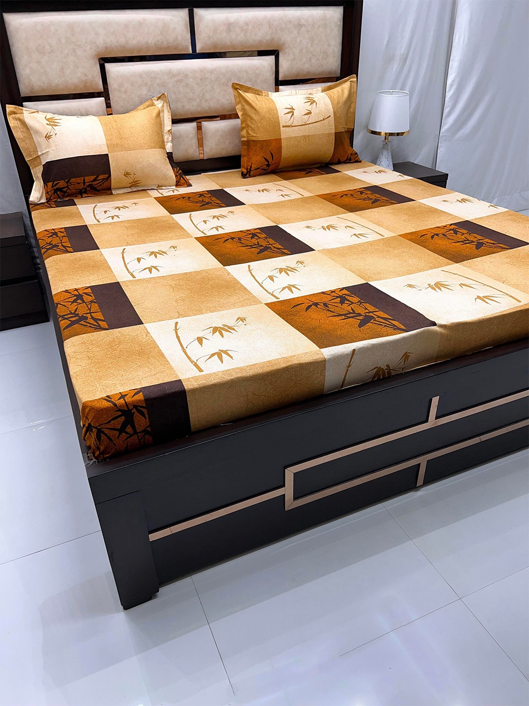 Pure Decor Velar Sib Brown & White Pure Cotton 300 TC King Bedsheet with 2 Pillow Covers
Pure Decor Velar Sib Brown & White Pure Cotton 300 TC King Bedsheet with 2 Pillow Covers