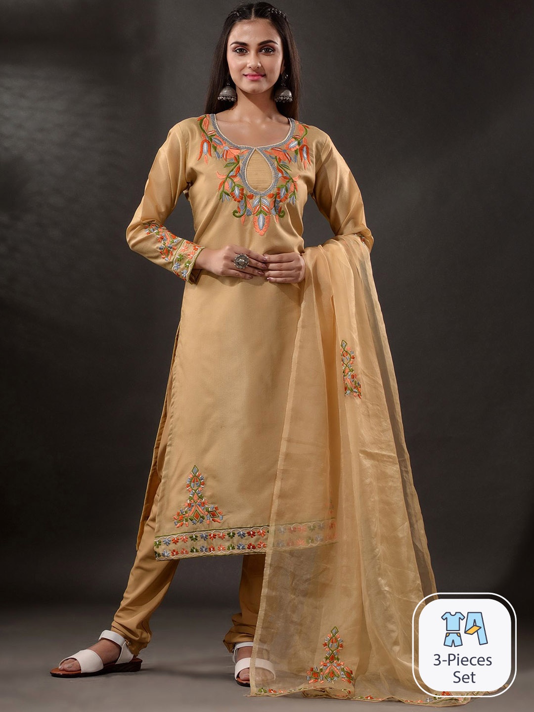 Disli Floral Yoke Design Regular Thread Work Kurta With Trousers & With Dupatta, Beige
Disli Floral Yoke Design Regular Thread Work Kurta With Trousers & With Dupatta, Beige