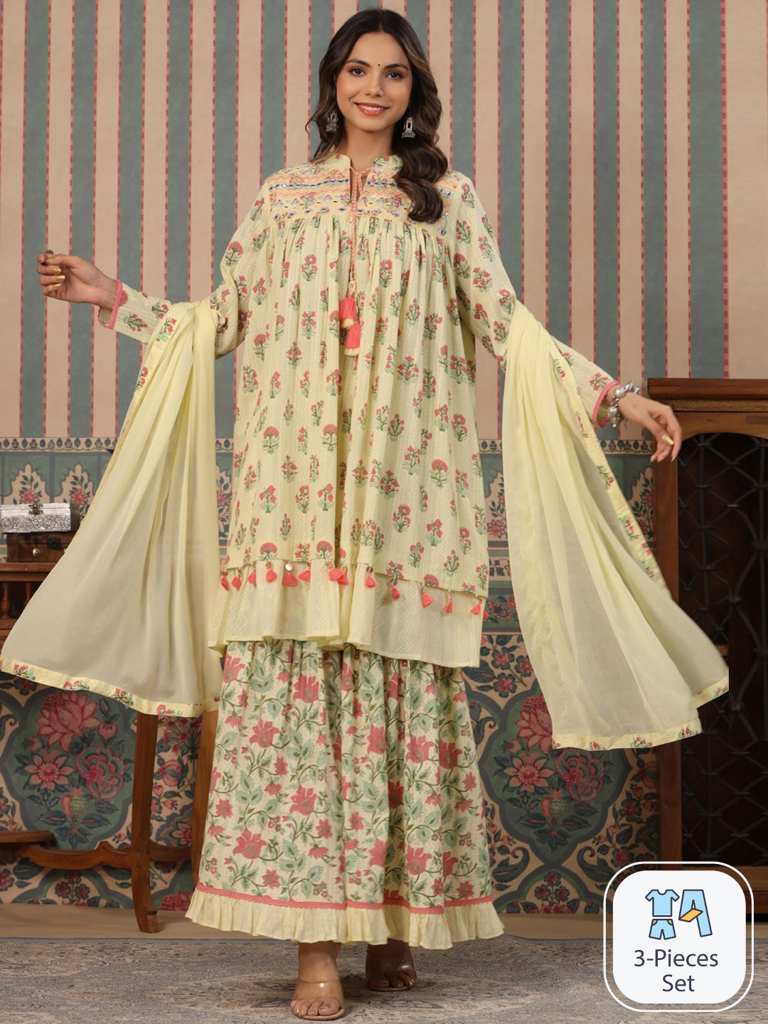 Readiprint Fashions Floral Printed Thread Work Pure Cotton Kurta With Sharara & Dupatta, Cream
Readiprint Fashions Floral Printed Thread Work Pure Cotton Kurta With Sharara & Dupatta, Cream