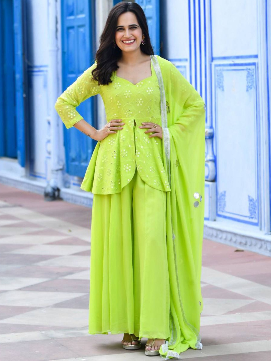 BLACK SCISSOR Floral Embroidered Sweetheart Neck Mirror Work Kurti Set With Dupatta, Green
BLACK SCISSOR Floral Embroidered Sweetheart Neck Mirror Work Kurti Set With Dupatta, Green