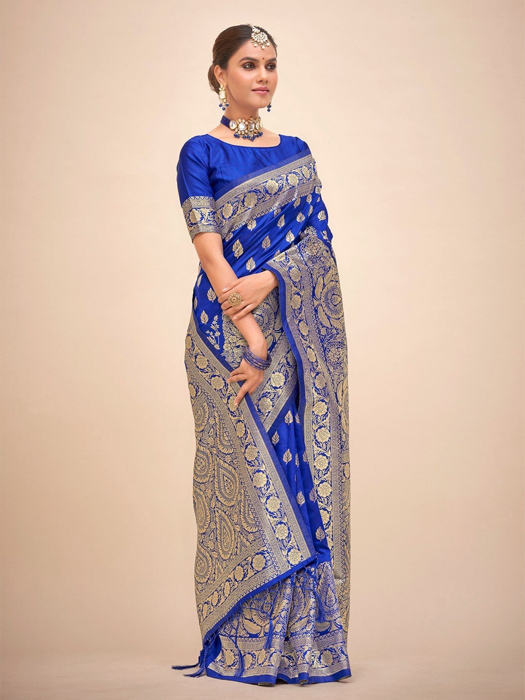 Mitera Navy Blue & Gold Toned Ethnic Motifs Woven Design Zari Art Silk Banarasi Saree
Mitera Navy Blue & Gold Toned Ethnic Motifs Woven Design Zari Art Silk Banarasi Saree