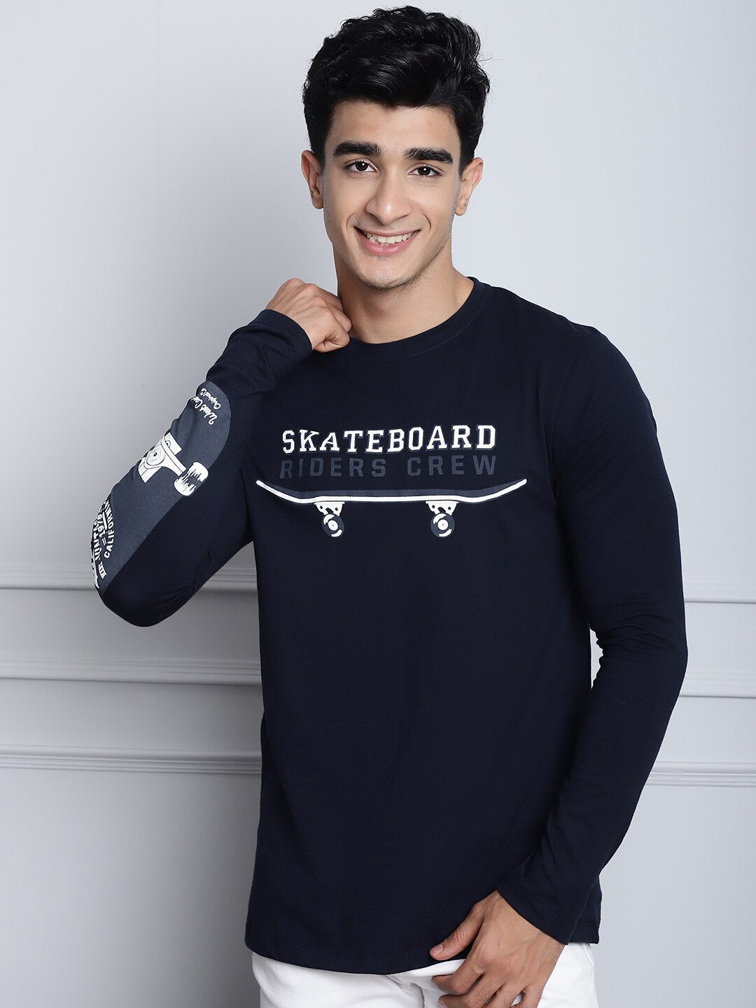 DOOR74 Graphic Printed Round Neck Long Sleeve Pure Cotton Regular T-shirt, Navy blue
DOOR74 Graphic Printed Round Neck Long Sleeve Pure Cotton Regular T-shirt, Navy blue