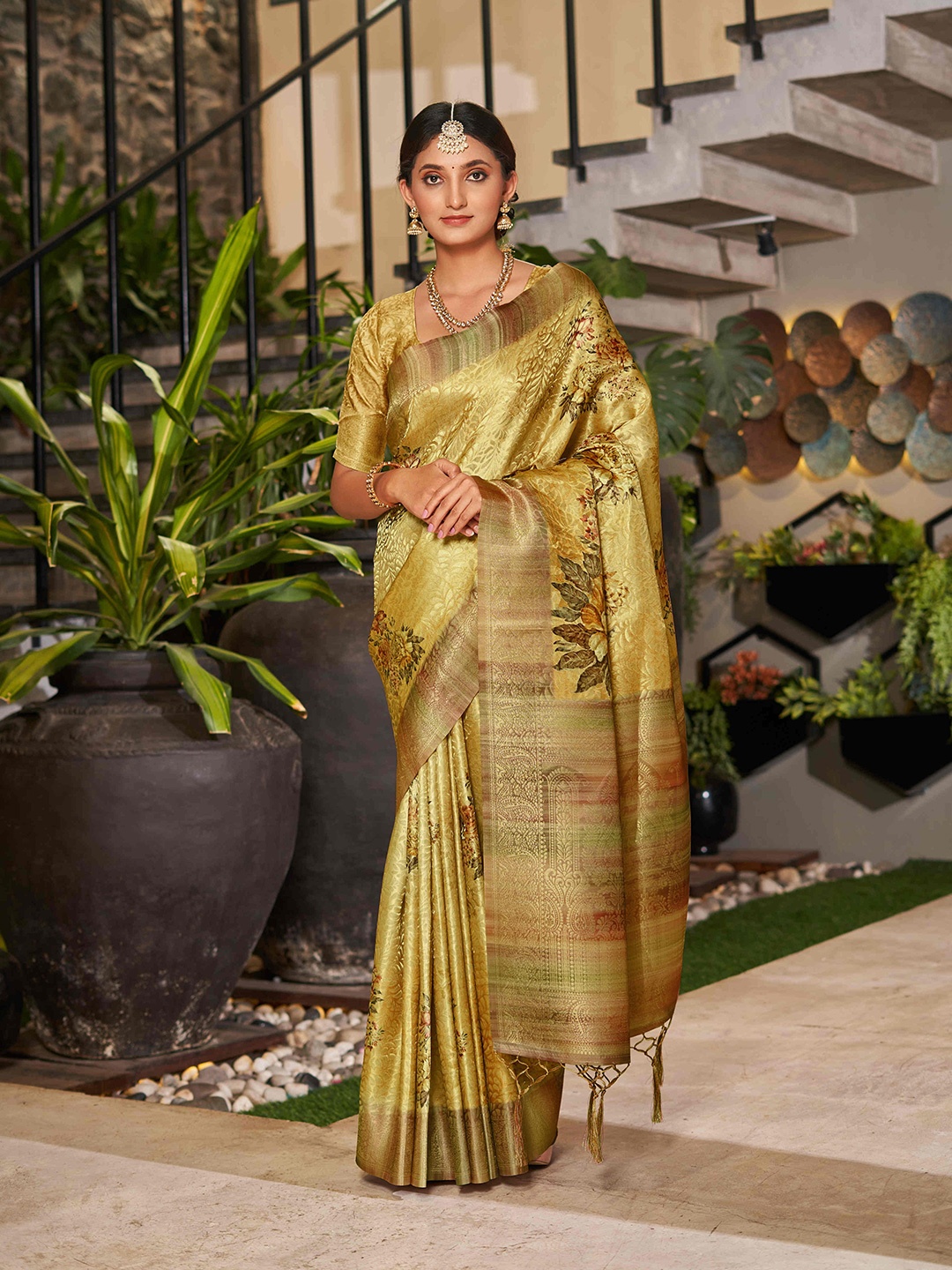 Mitera Floral Printed Satin Saree, Gold