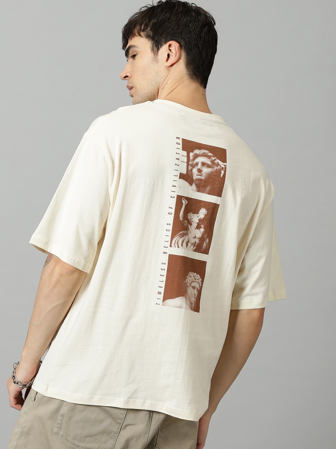 THE HOLLANDER Graphic Printed Drop-Shoulder Sleeves Oversized Cotton T-shirt, Cream
THE HOLLANDER Graphic Printed Drop-Shoulder Sleeves Oversized Cotton T-shirt, Cream