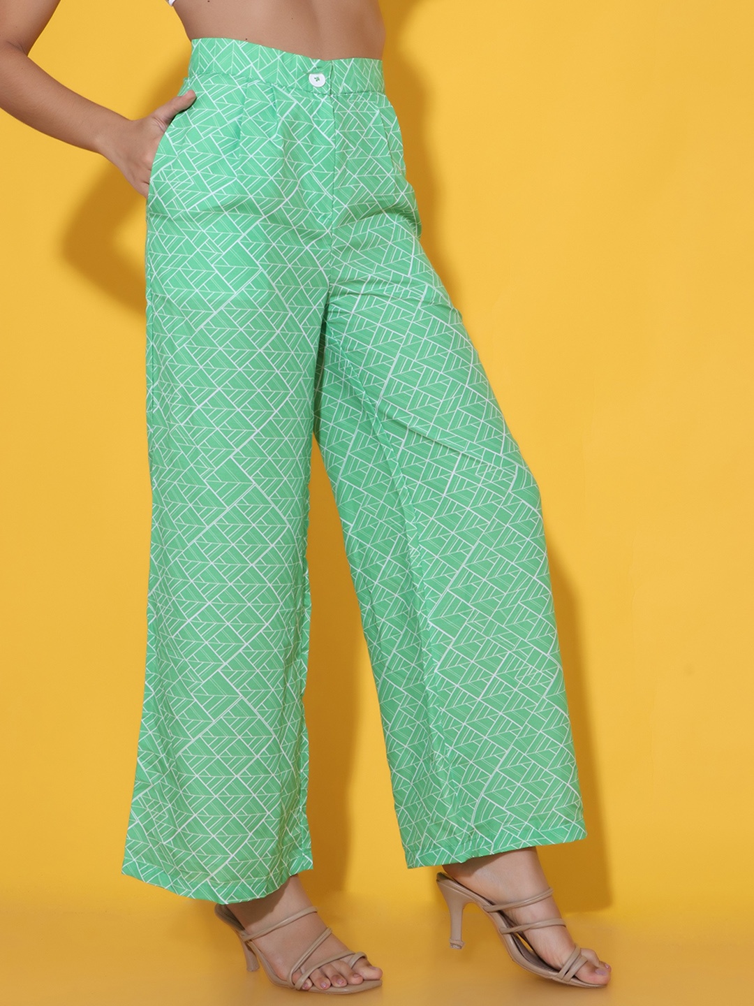Stylecast X Hersheinbox Green Relaxed Geometric Printed Loose Fit Parallel Trousers
Stylecast X Hersheinbox Green Relaxed Geometric Printed Loose Fit Parallel Trousers