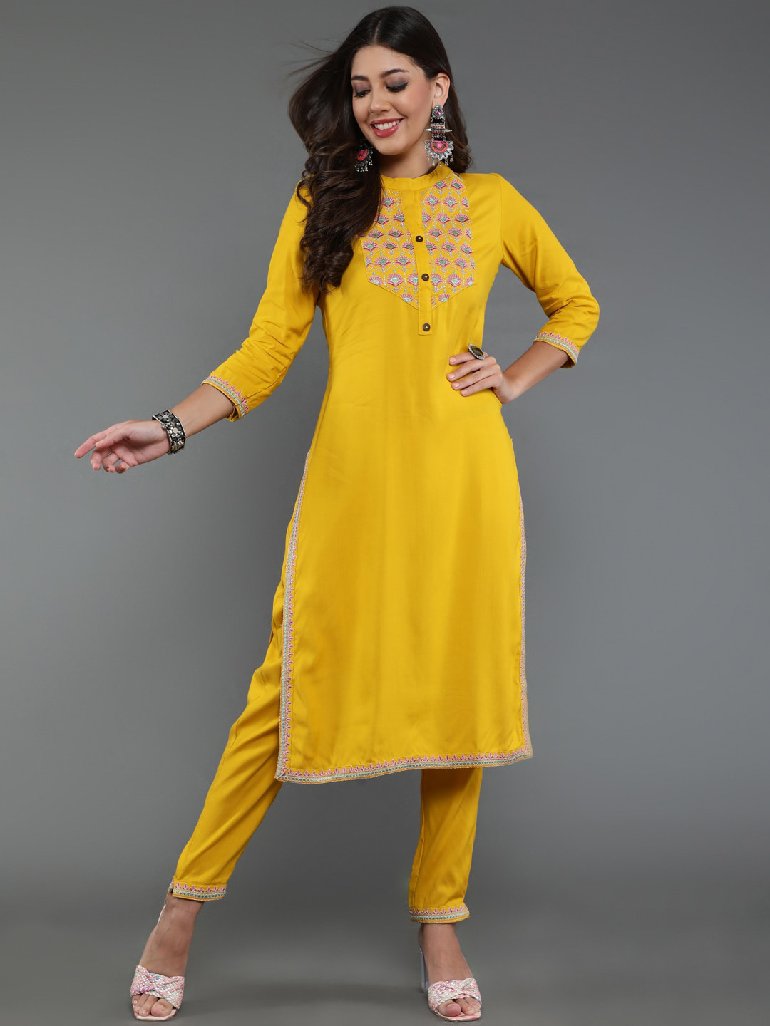 antaran Floral Yoke Design Mandarin Collar Thread Work Straight Kurta With Trousers, Mustard
antaran Floral Yoke Design Mandarin Collar Thread Work Straight Kurta With Trousers, Mustard