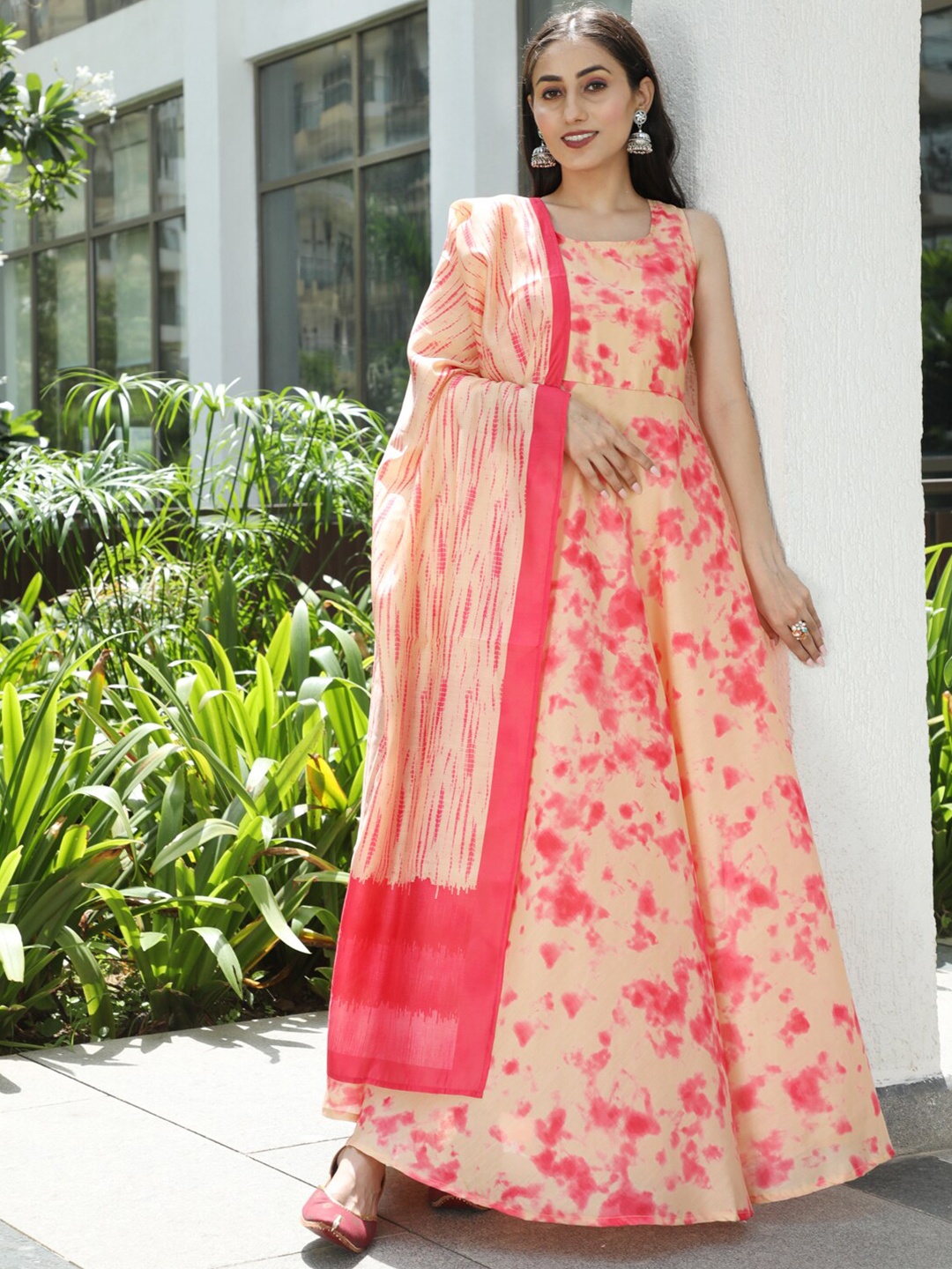 AKS Couture Tie & Dye Square Neck Silk Fit & Flare Midi Ethnic Dress With Dupatta, Pink
AKS Couture Tie & Dye Square Neck Silk Fit & Flare Midi Ethnic Dress With Dupatta, Pink