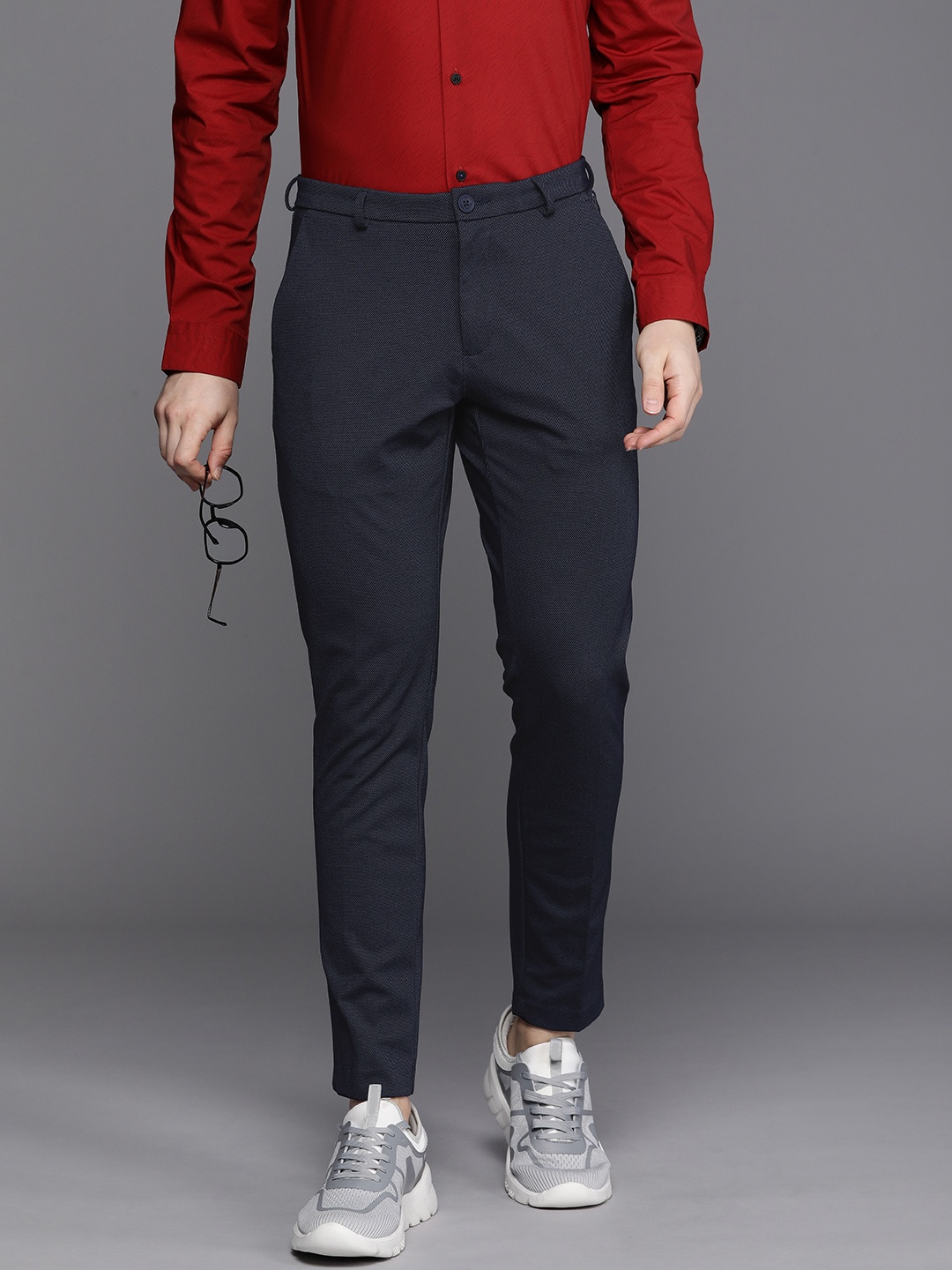 Louis Philippe Ath.Work Men Mid-Rise Textured Comfort Tapered Fit Trousers, Navy blue
Louis Philippe Ath.Work Men Mid-Rise Textured Comfort Tapered Fit Trousers, Navy blue