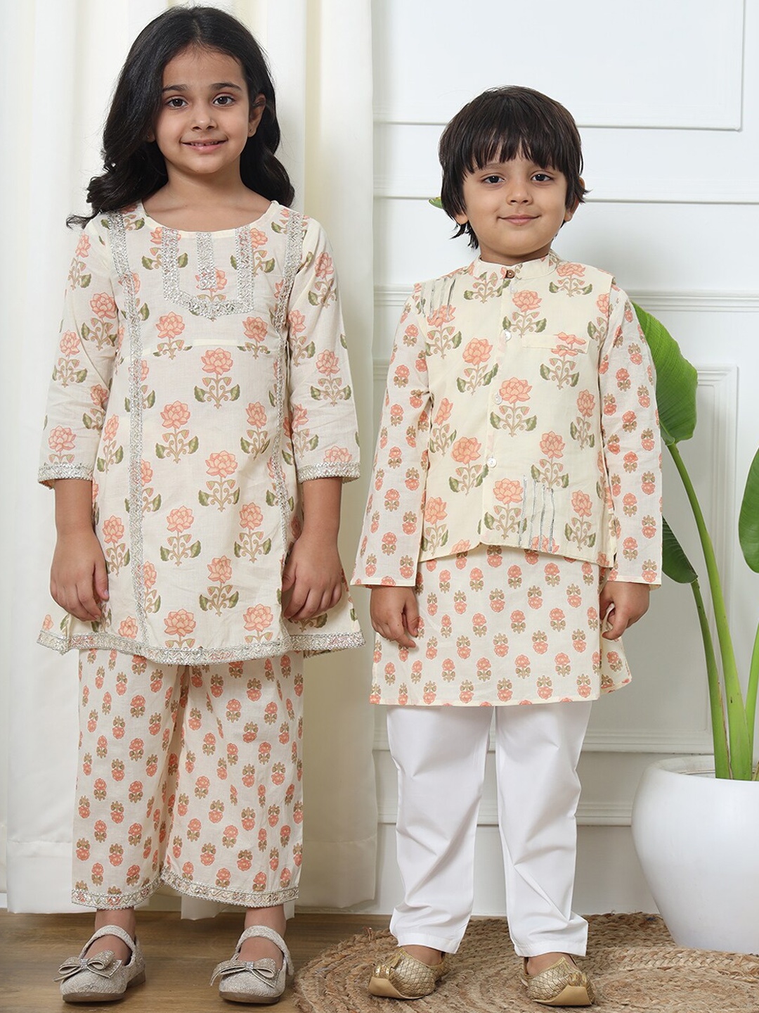 Readiprint Girls Floral Printed Pure Cotton Gotta Patti Kurti With Palazzos, Peach
Readiprint Girls Floral Printed Pure Cotton Gotta Patti Kurti With Palazzos, Peach