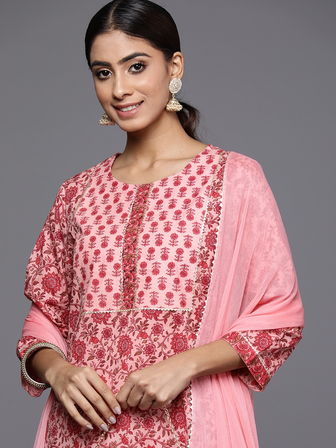 Varanga Floral Printed Regular Gotta Patti Pure Cotton Kurta with Trousers & Dupatta, Pink
Varanga Floral Printed Regular Gotta Patti Pure Cotton Kurta with Trousers & Dupatta, Pink