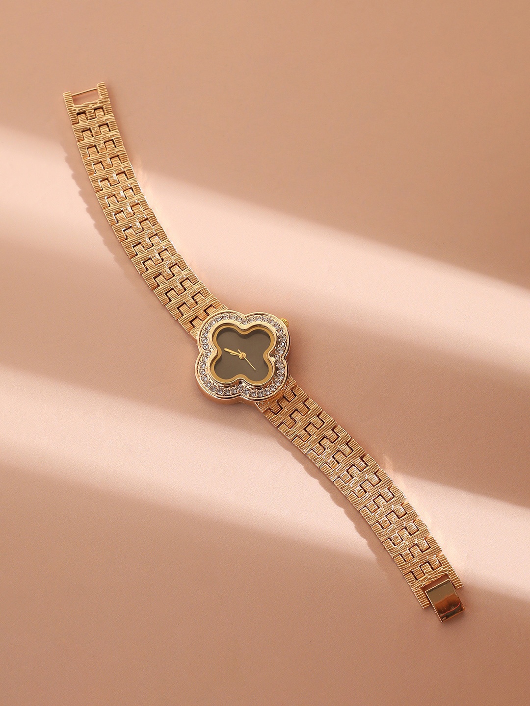 HAUTE SAUCE by Campus Sutra Women Stainless Steel Bracelet Style Straps Analogue Watch, Gold
HAUTE SAUCE by Campus Sutra Women Stainless Steel Bracelet Style Straps Analogue Watch, Gold