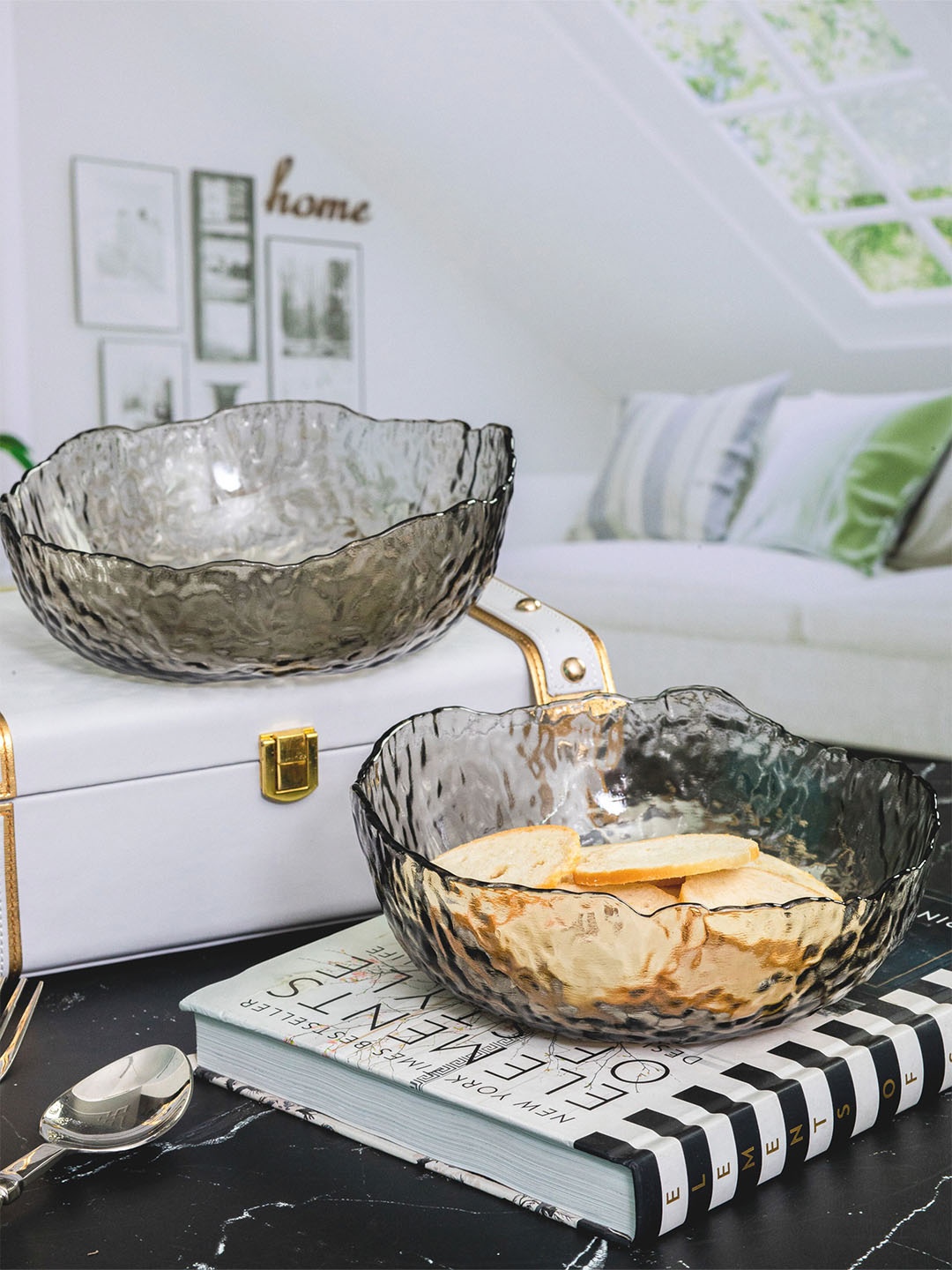 GOODHOMES 2 Pieces Transparent Textured Dishwasher & Microwave Safe Glass Bowls 820 ml
GOODHOMES 2 Pieces Transparent Textured Dishwasher & Microwave Safe Glass Bowls 820 ml