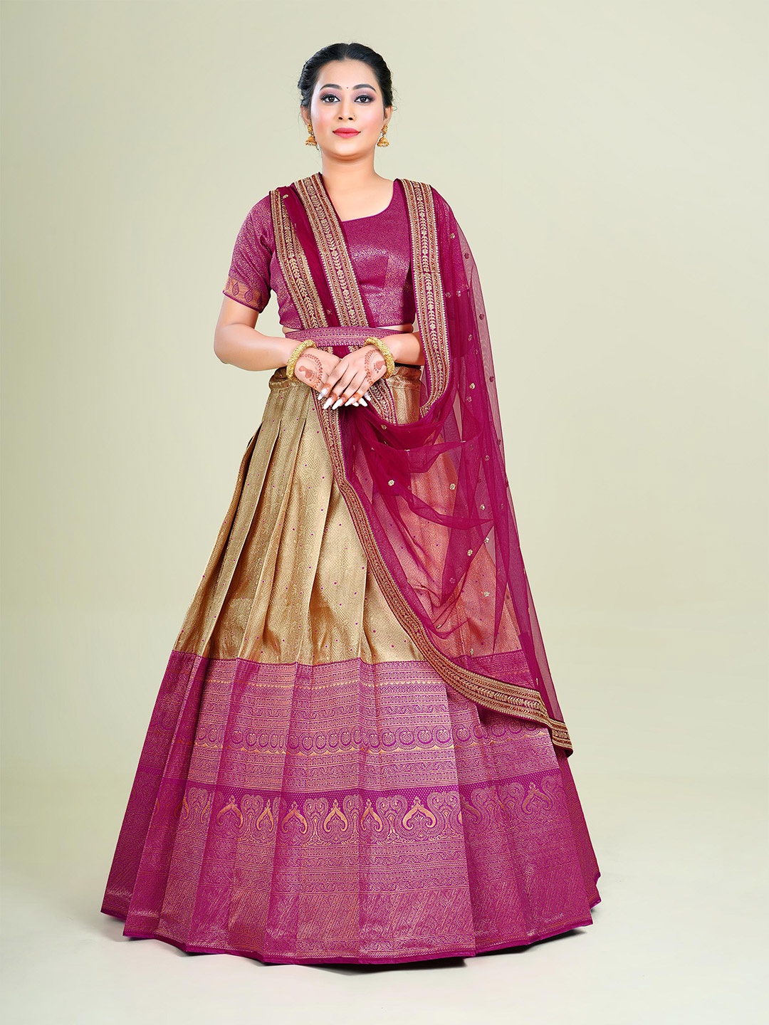 HALFSAREE STUDIO Woven Design Semi-Stitched Lehenga & Unstitched Blouse With Dupatta, Pink
HALFSAREE STUDIO Woven Design Semi-Stitched Lehenga & Unstitched Blouse With Dupatta, Pink