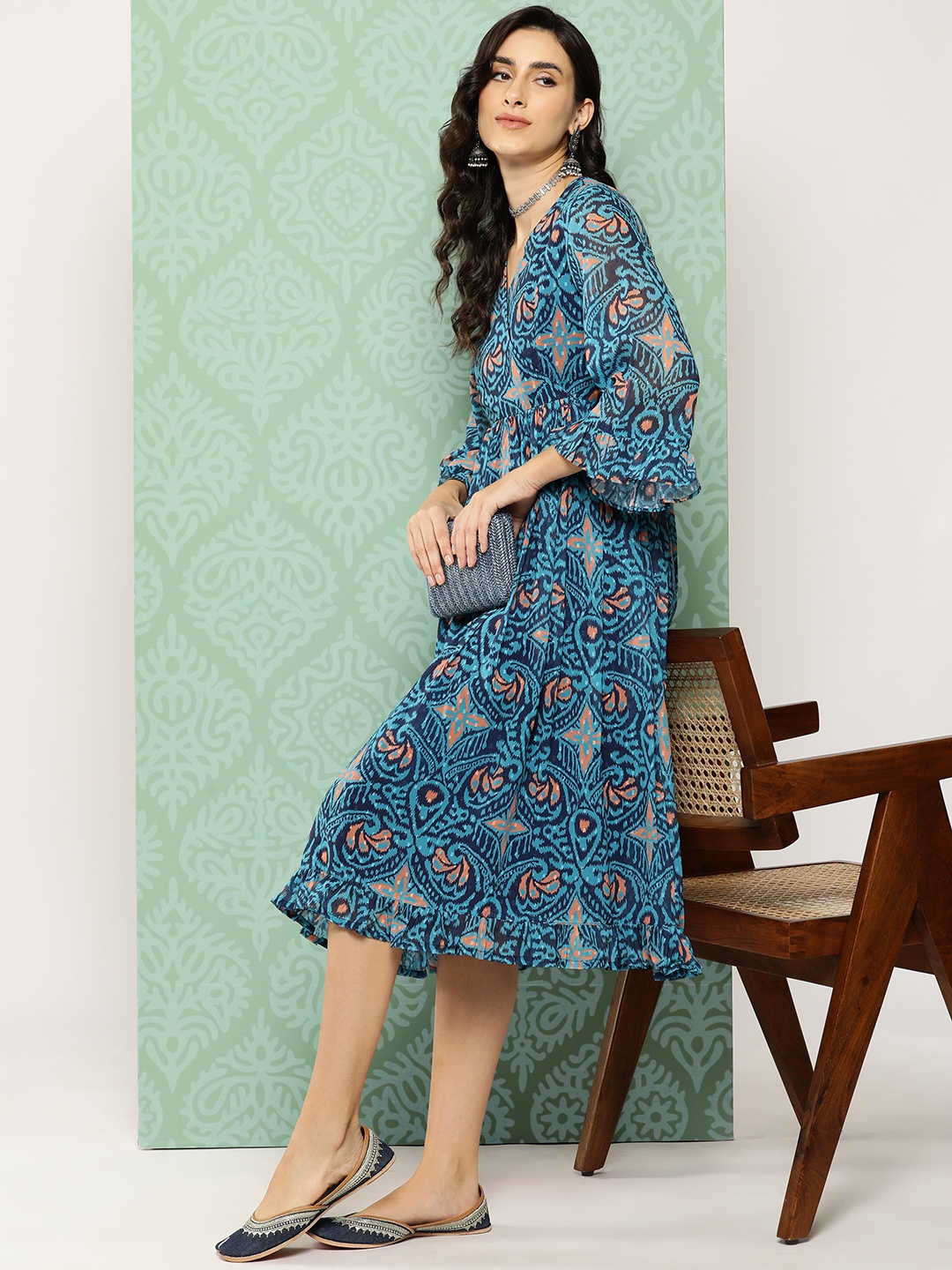 Janasya Turquoise Blue Ethnic Motifs Print Bell Sleeve Georgette A-Line Midi Dress
Janasya Turquoise Blue Ethnic Motifs Print Bell Sleeve Georgette A-Line Midi Dress